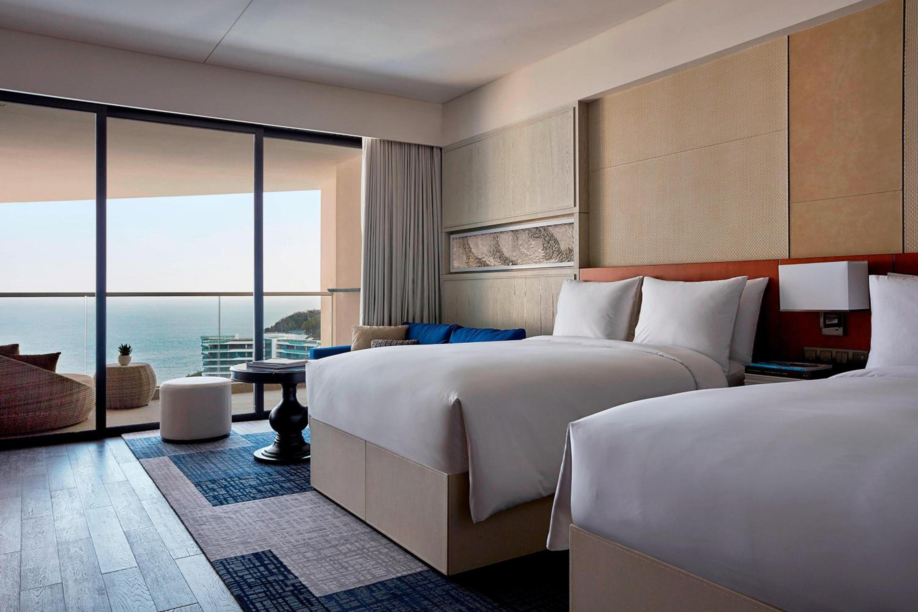 Glamorous Room, Guest room, 2 Double, Ocean view, Balcony