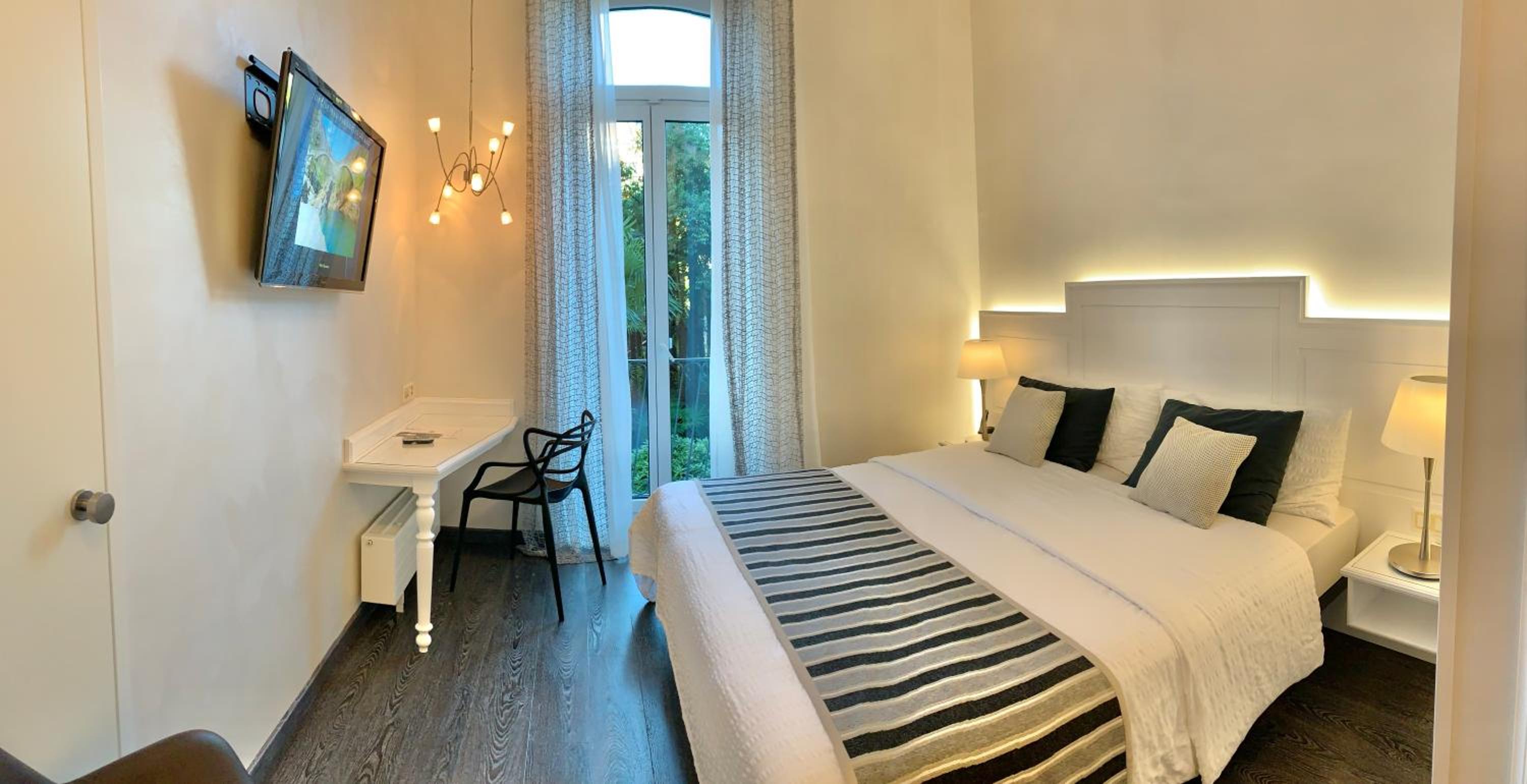 Leisure Twin Room Park Side