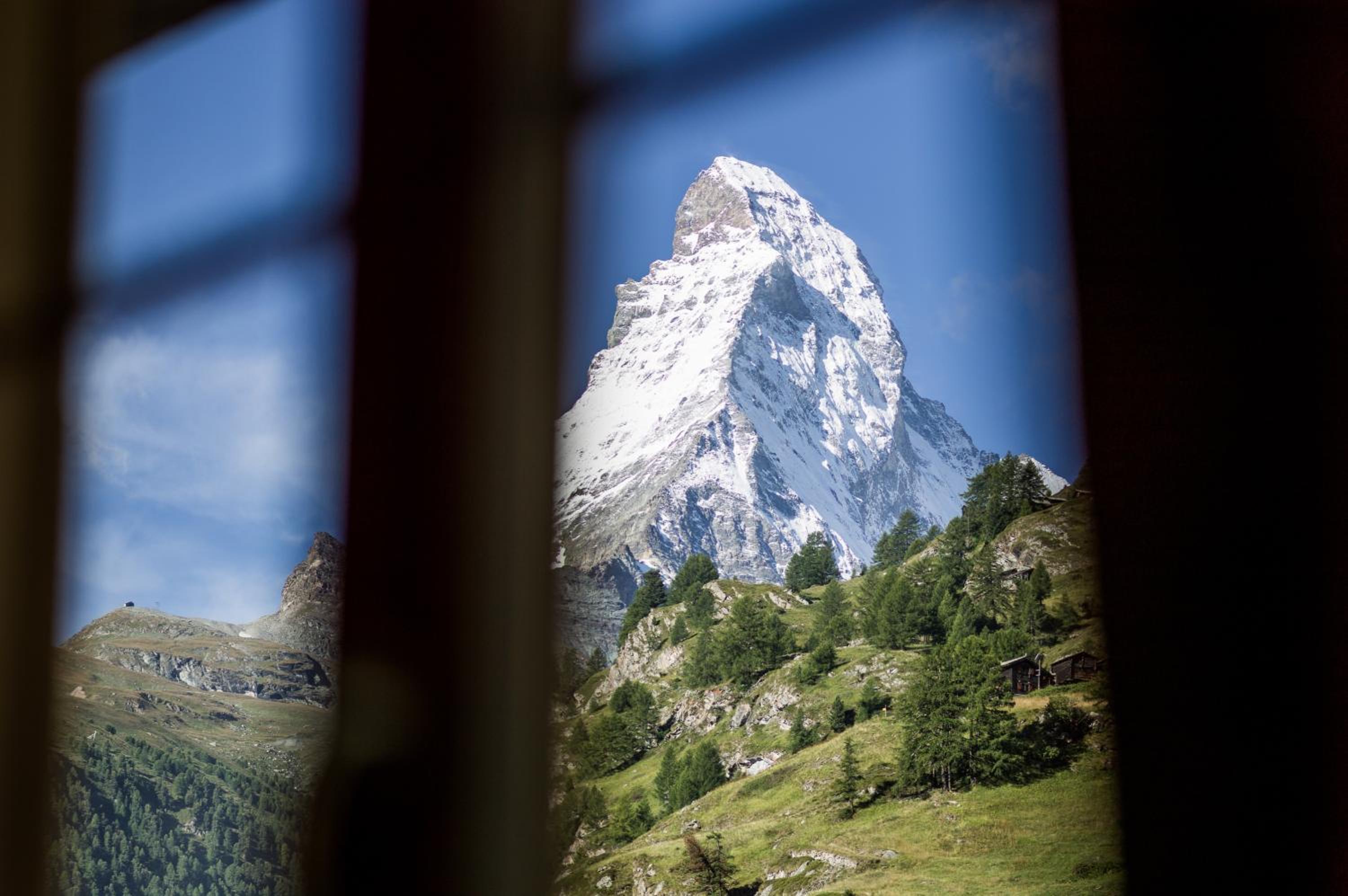Superior One-Bedroom Suite with Matterhorn View