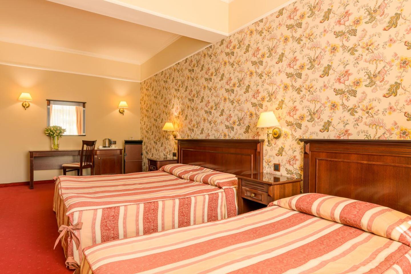 One-Bedroom Suite (2 Adults + 1 Child)