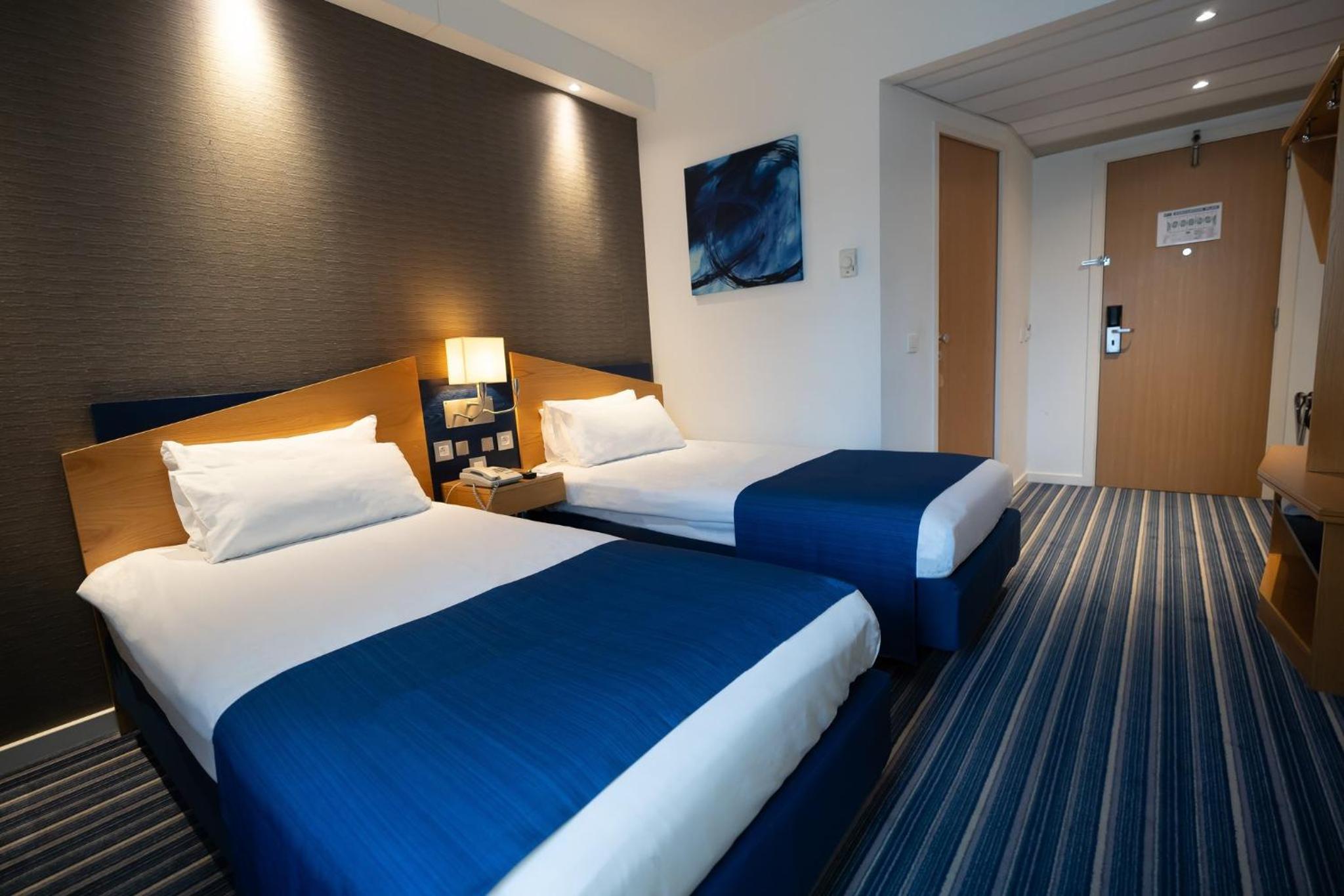 Standard Twin Room - Free Breakfast