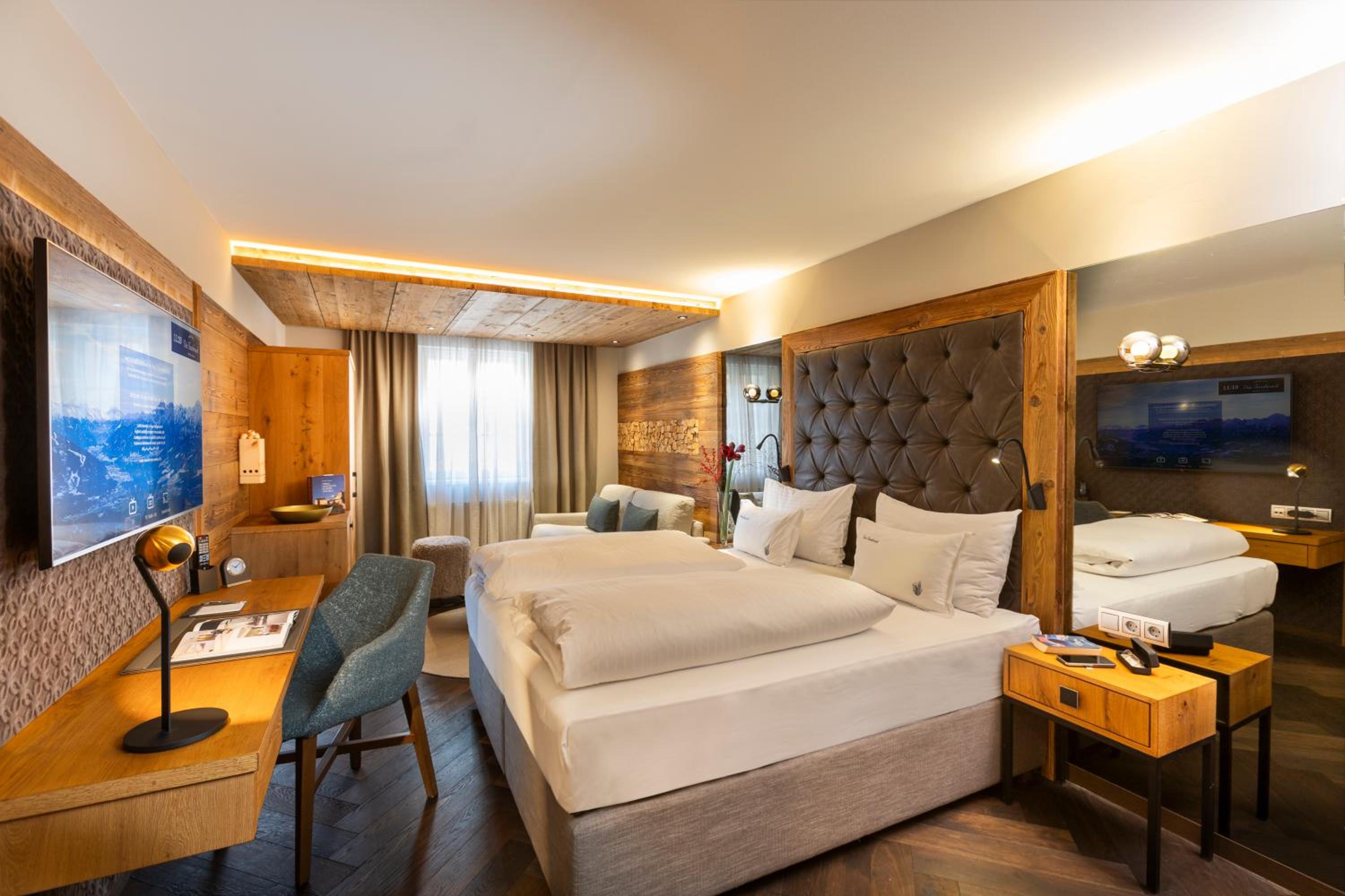 Double Room Deluxe Tyrol