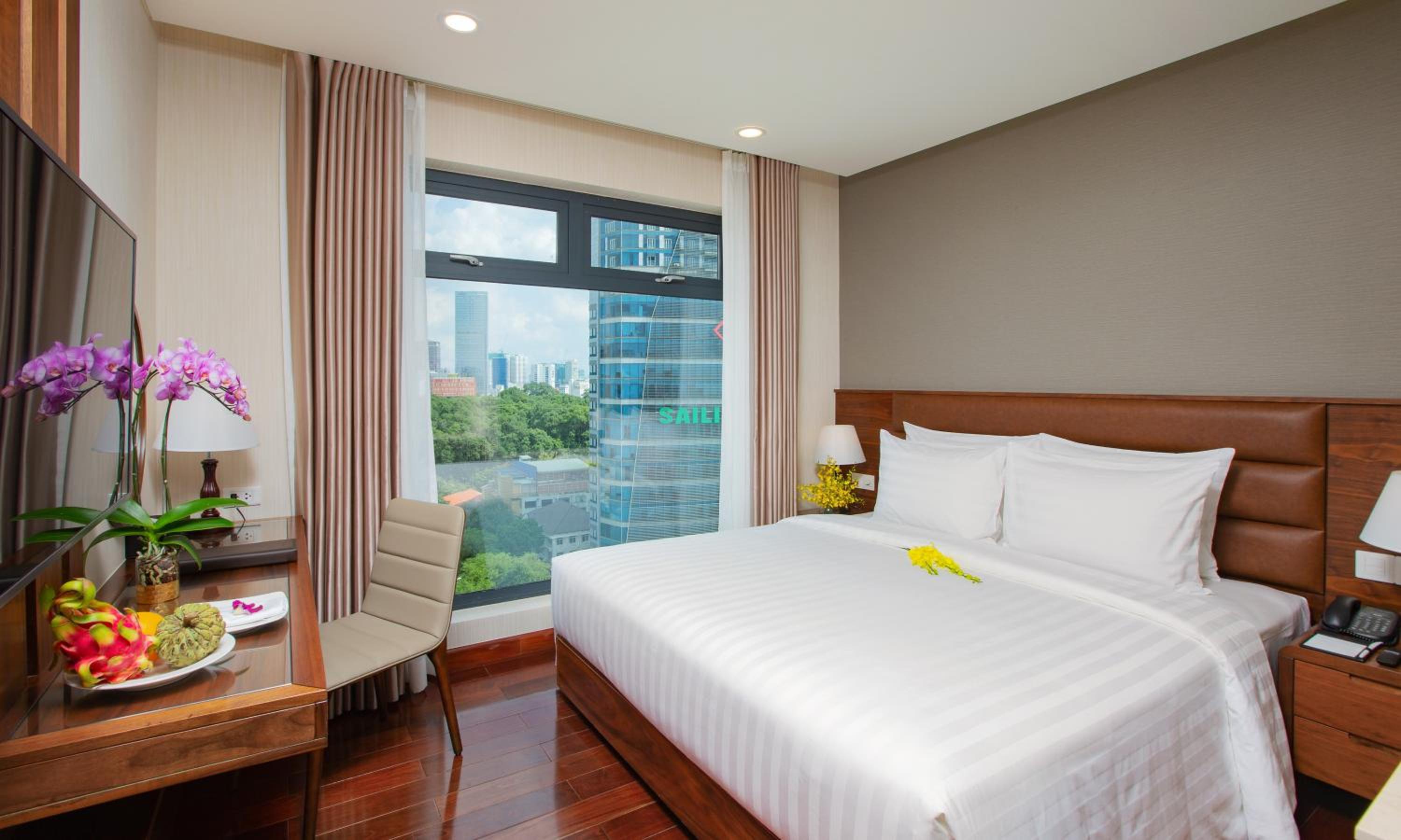 Deluxe Double Room with City View
