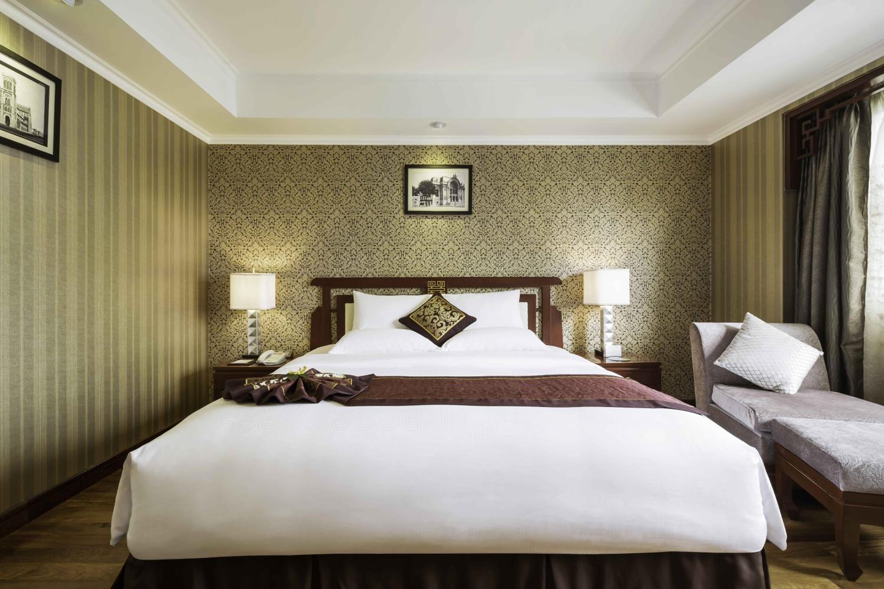 Executive Governor Suite King