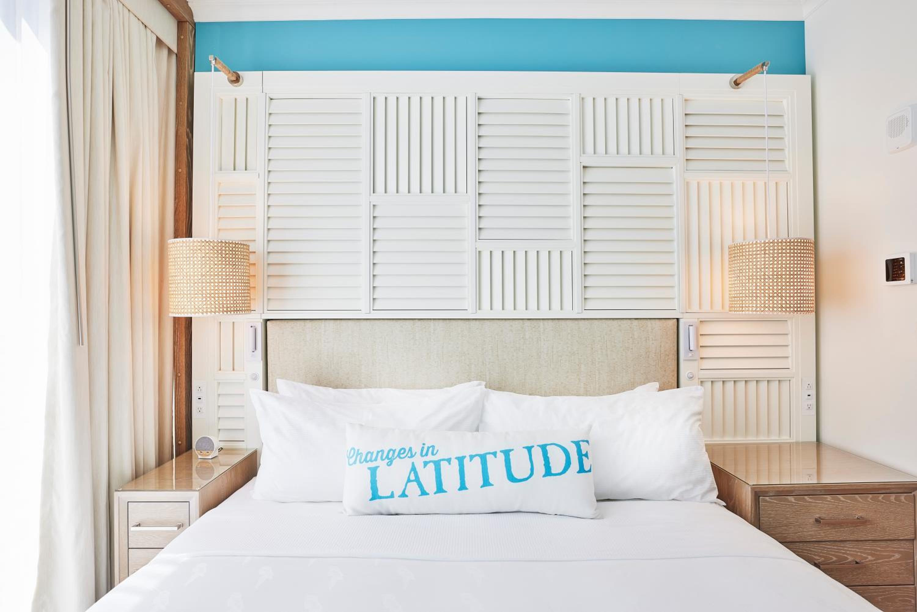 Standard Room One Queen Bed Hearing Accessible