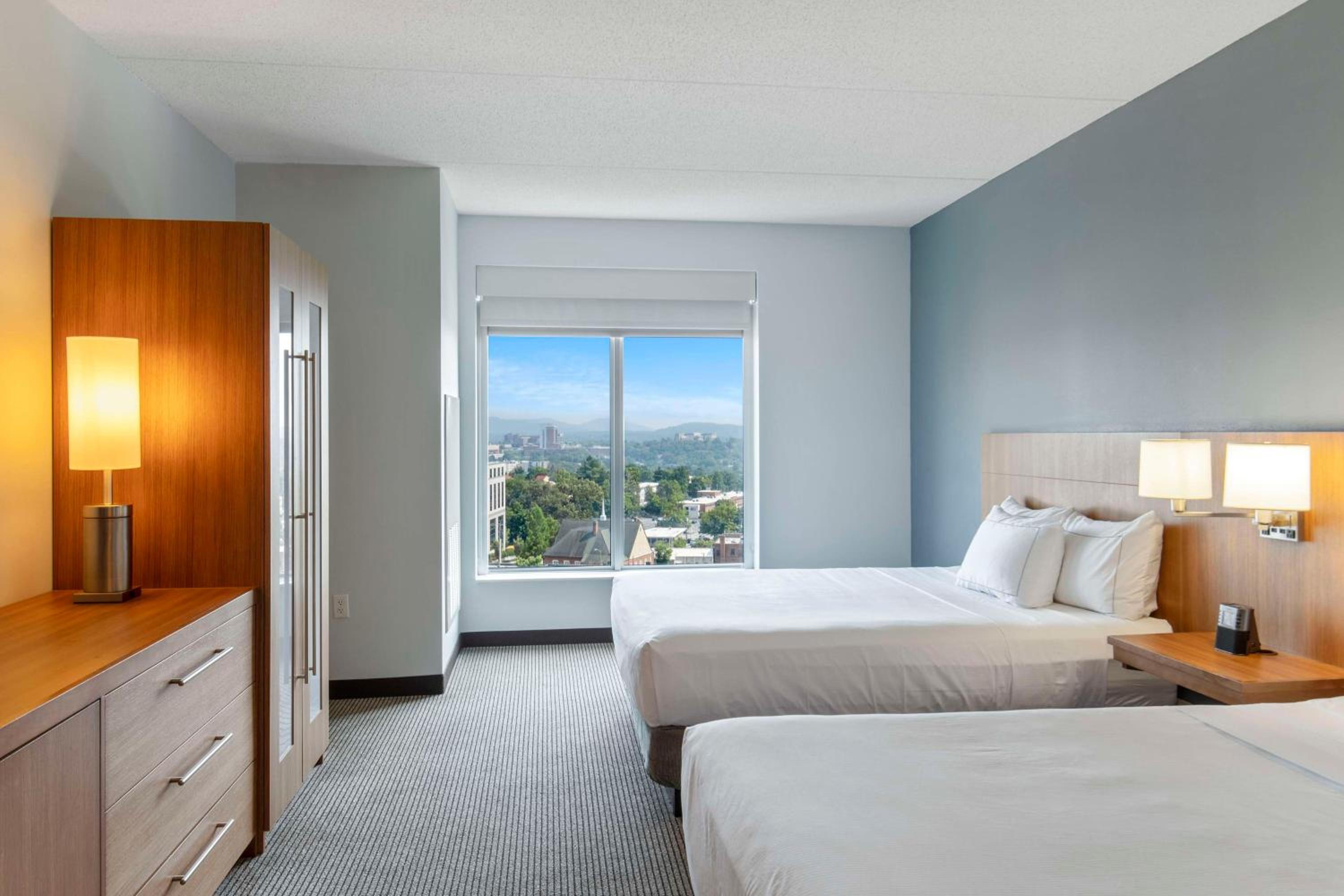 Queen Room with Two Queen Beds and Mountain View