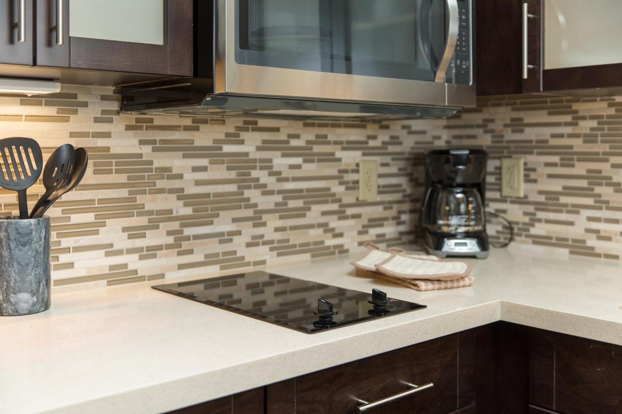 Hearing Accessible King Suite - Non-Smoking