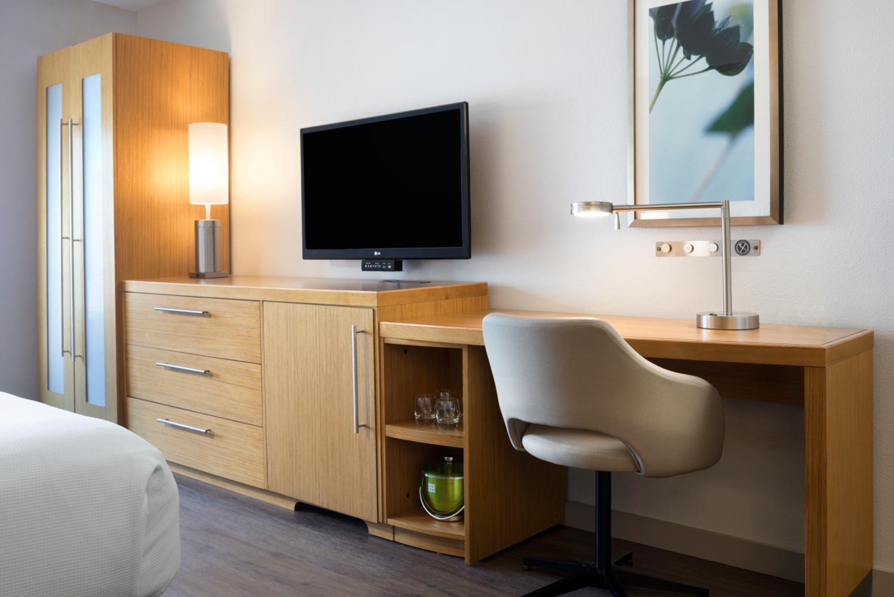 King Room with Sofa Bed - High Floor