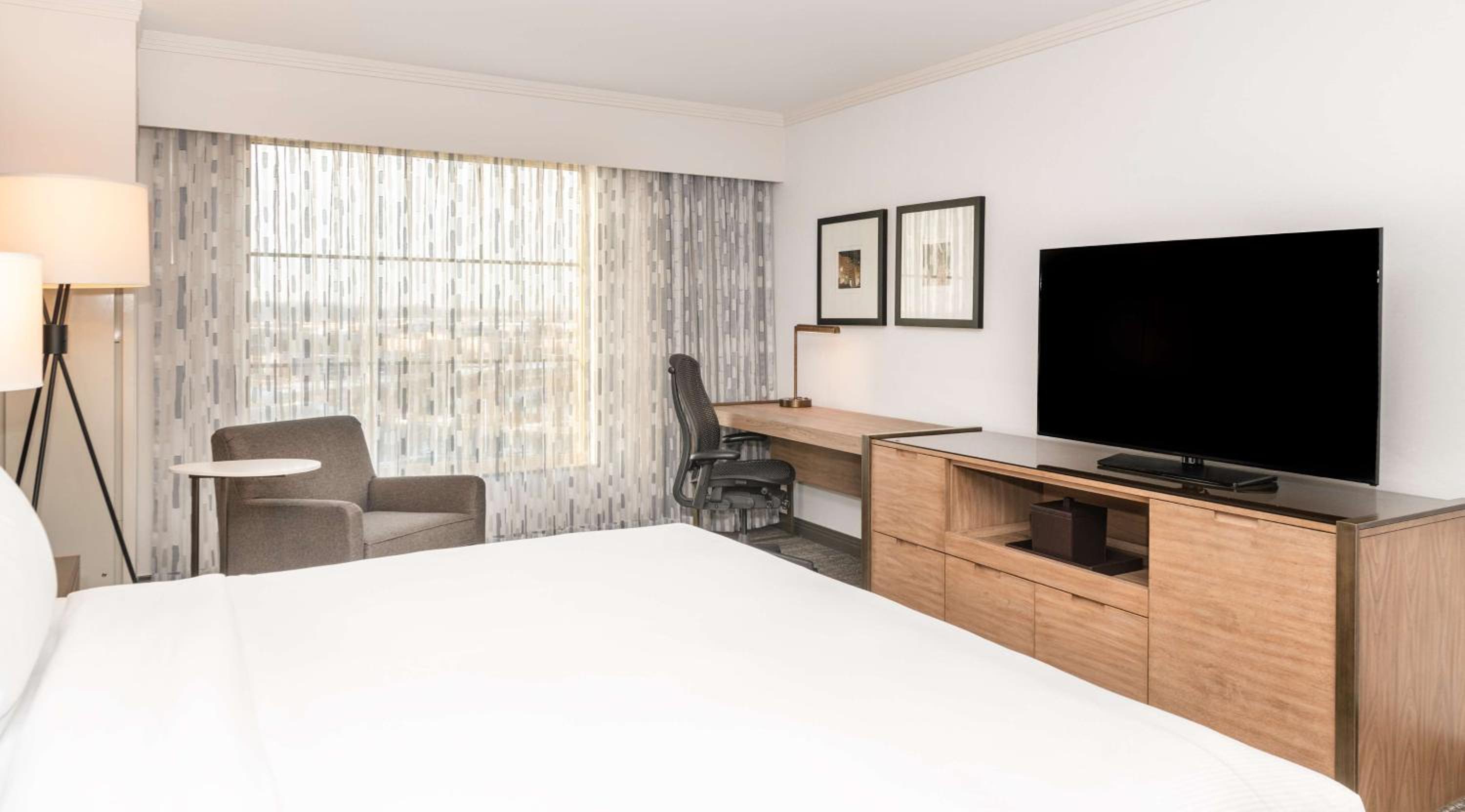 Executive King Room with Lounge Access
