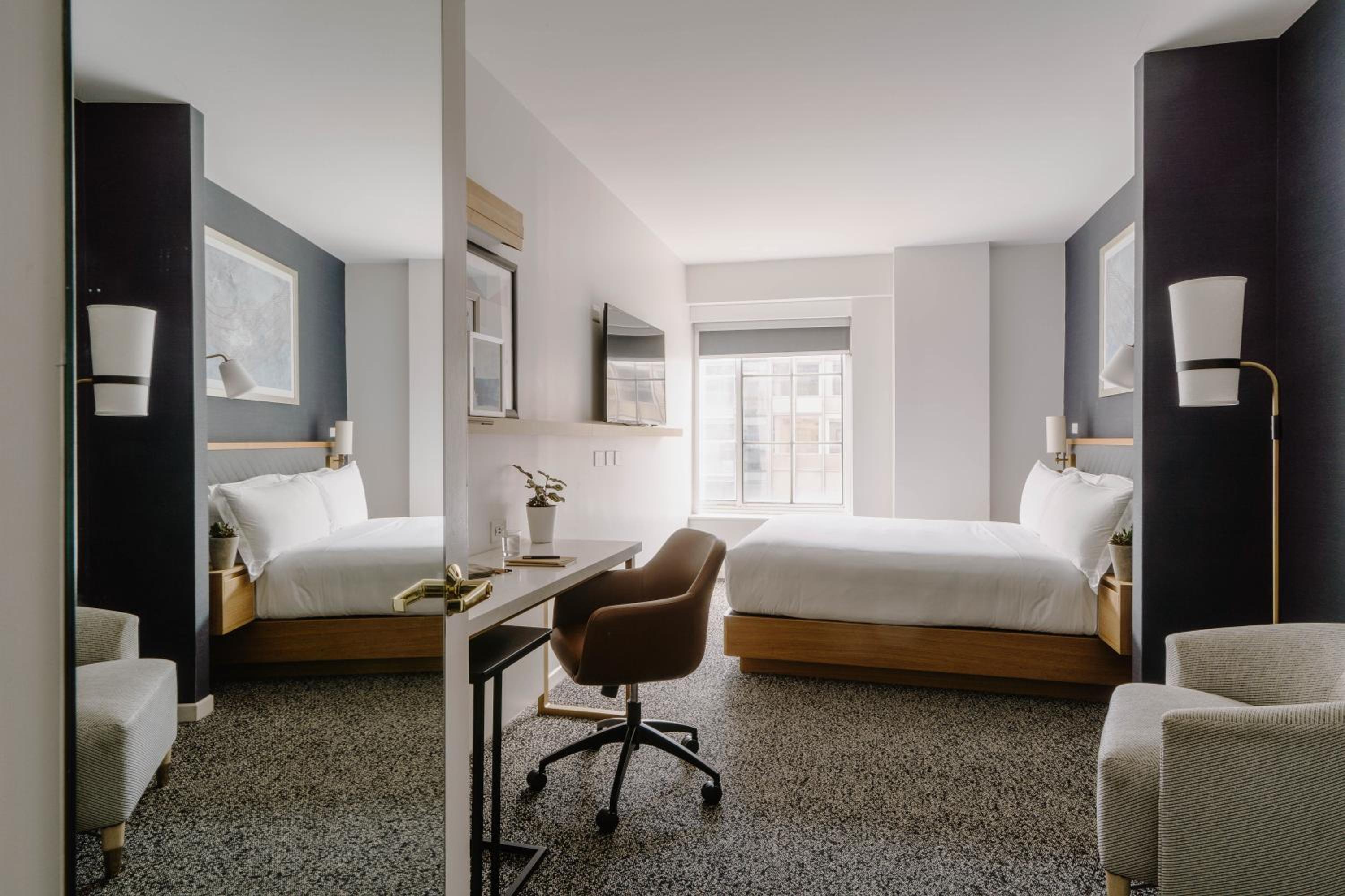 Standard Queen Room