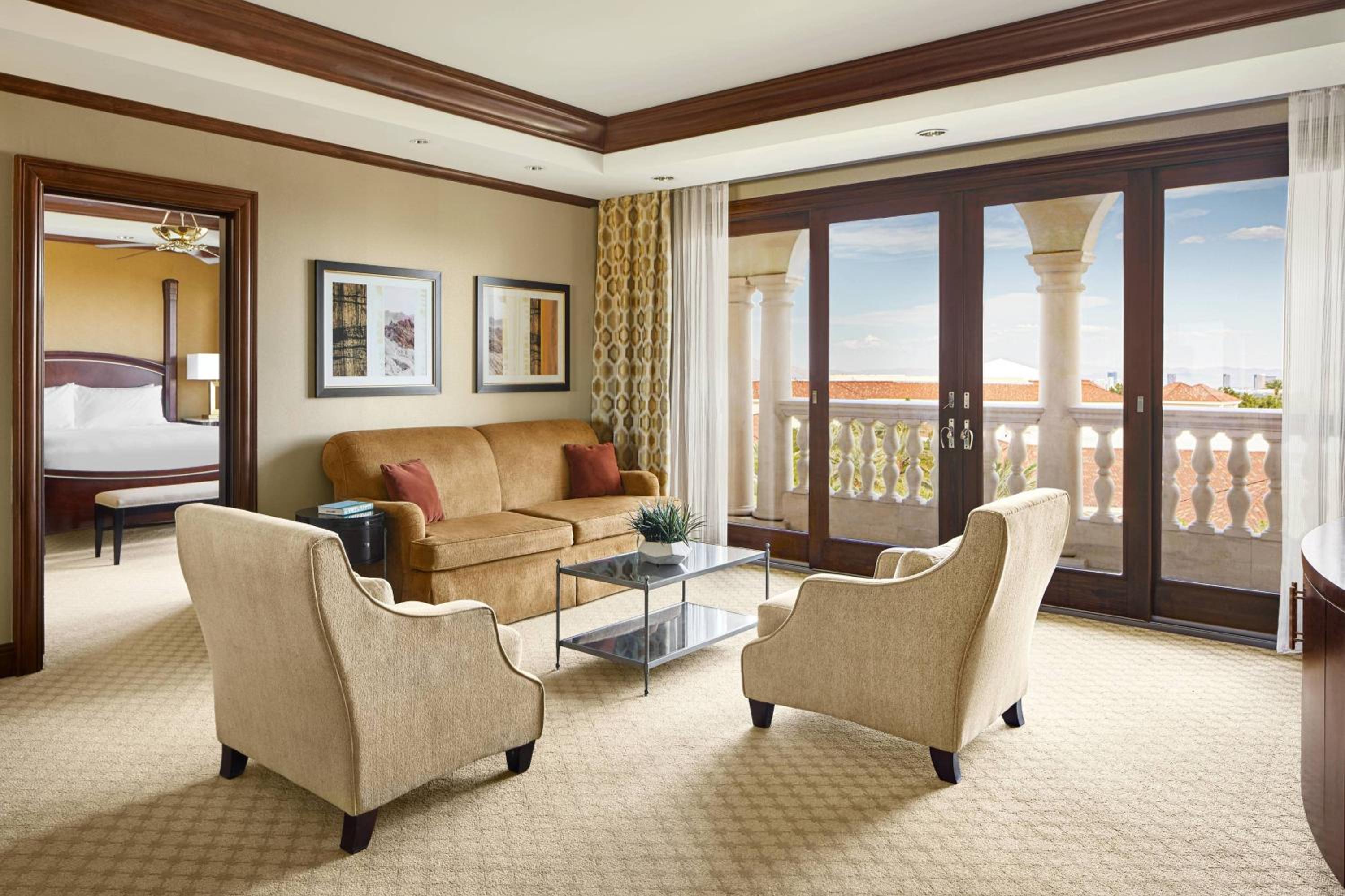 One-Bedroom King Suite with Scenic View