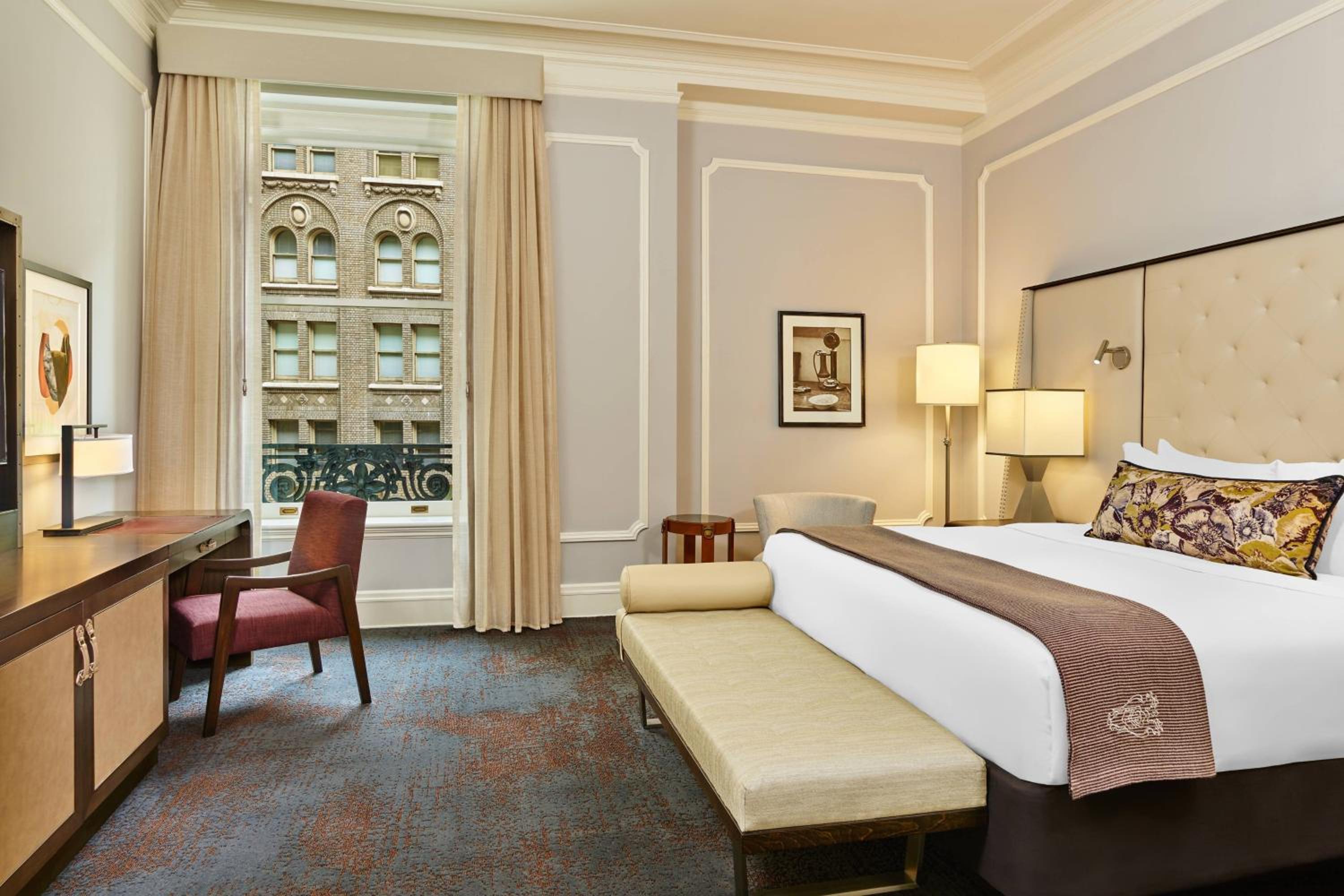 Deluxe King Room - Hearing Accessible