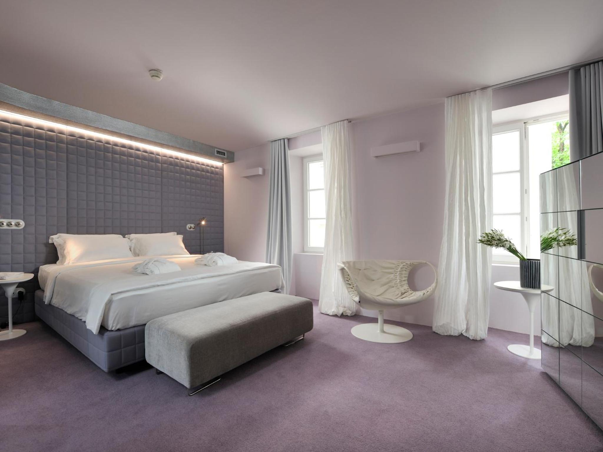Deluxe Double Room with partial River View