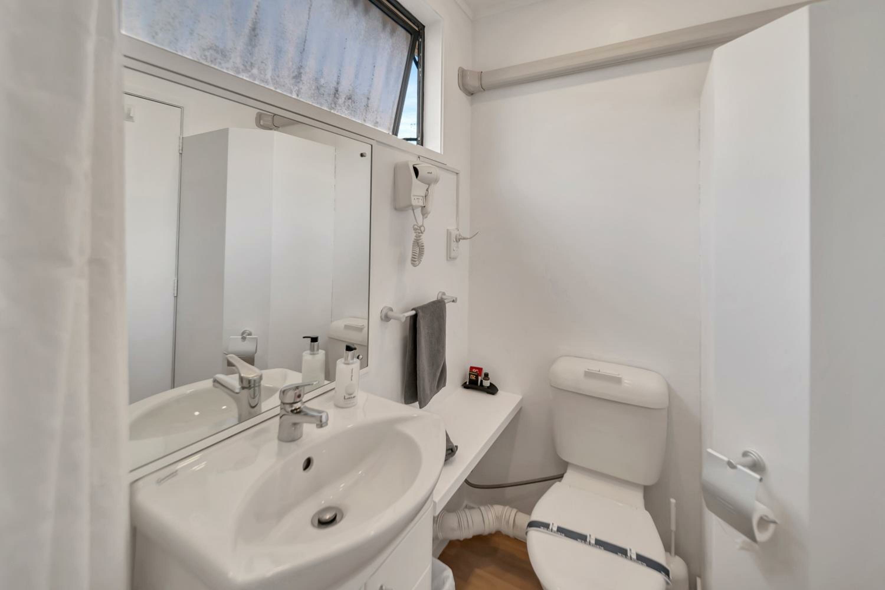 Executive Studio with Bathtub