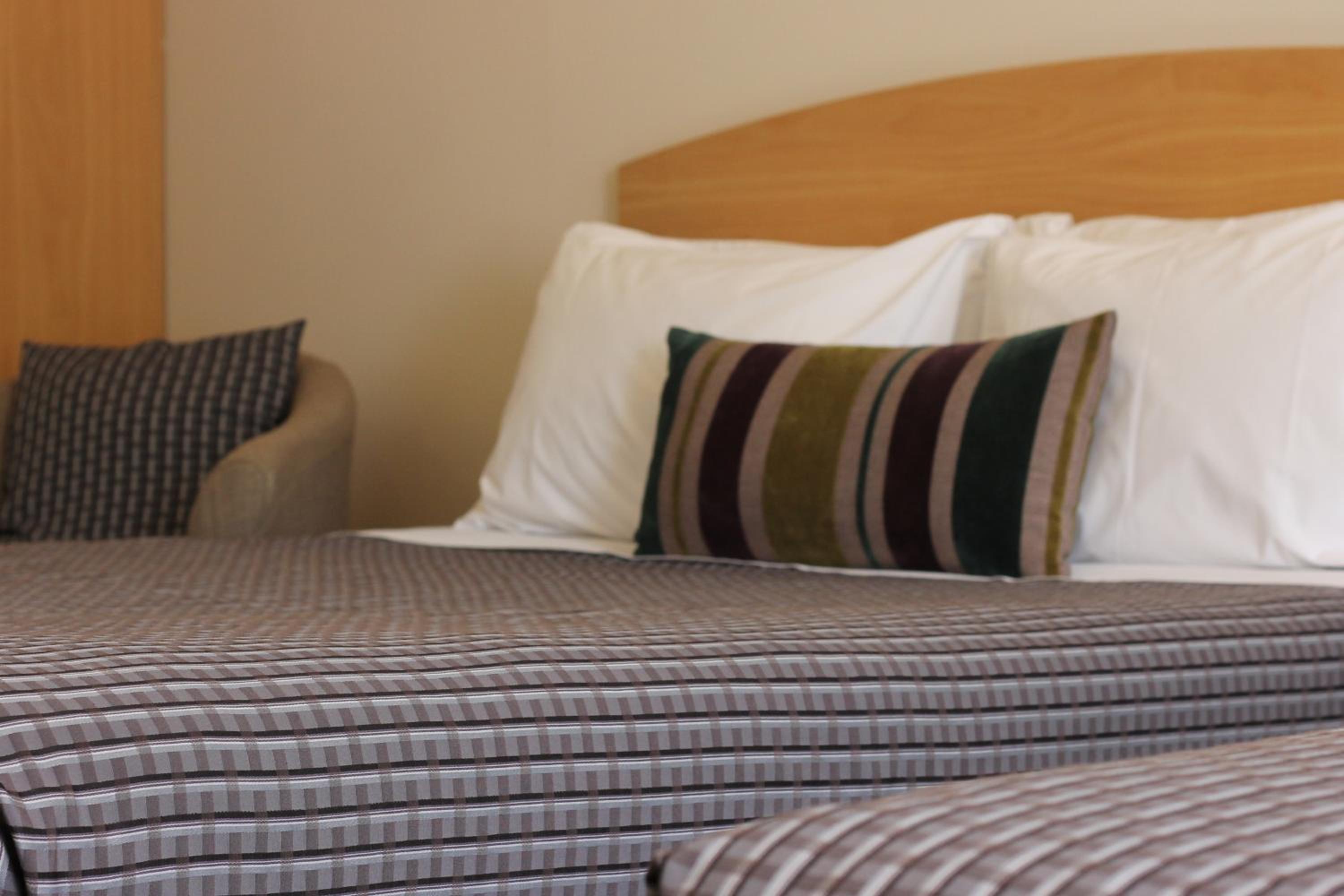 Deluxe Twin Studio with Spa Bath