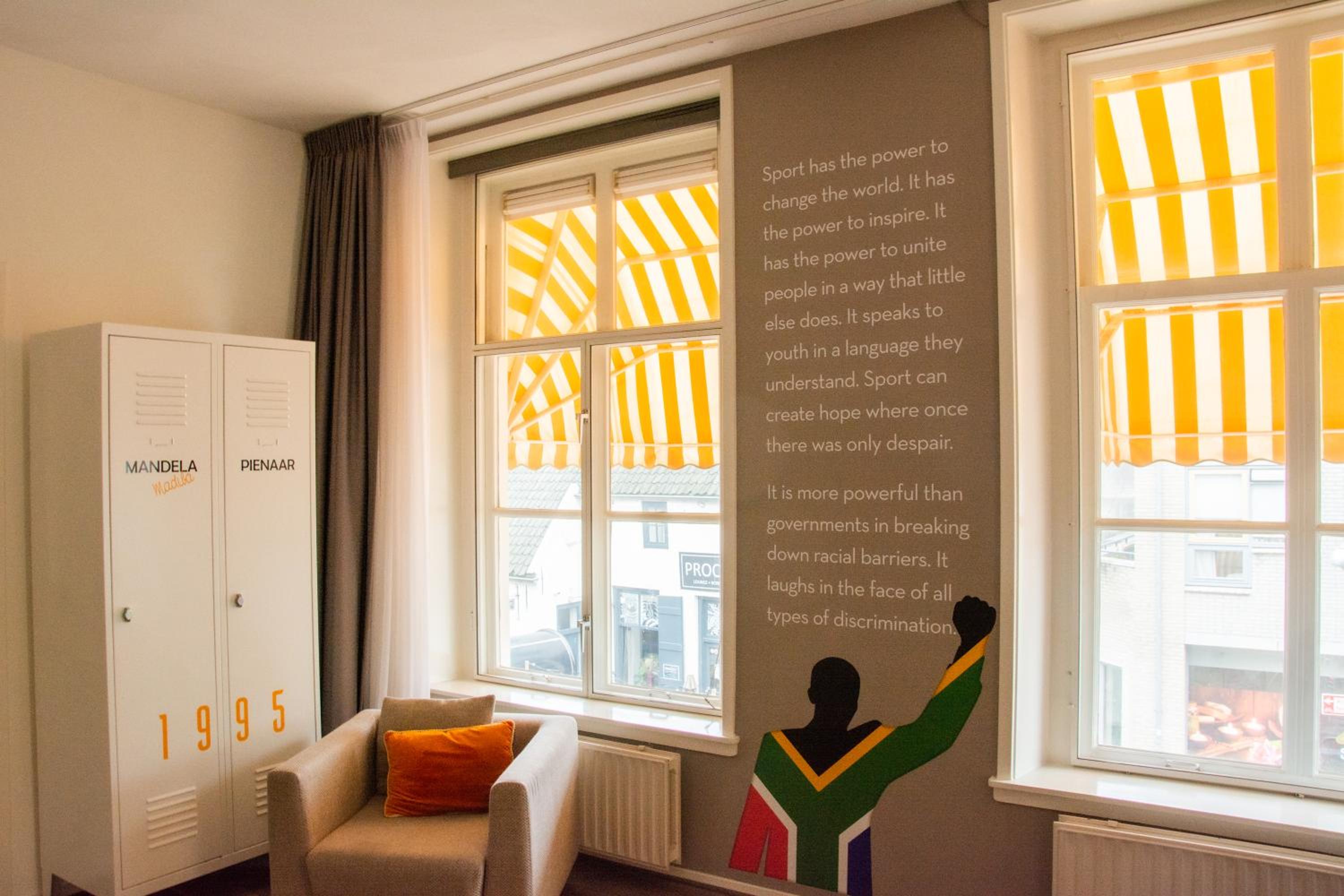 Deluxe XL Cityview Room