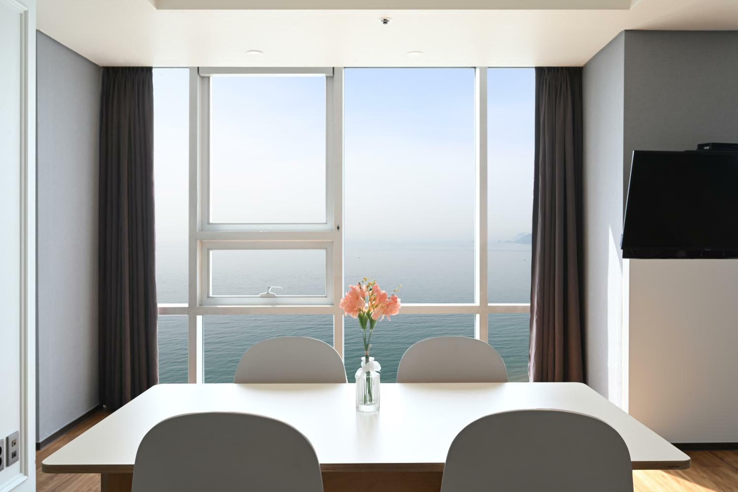 Executive Corner Suite Ocean View