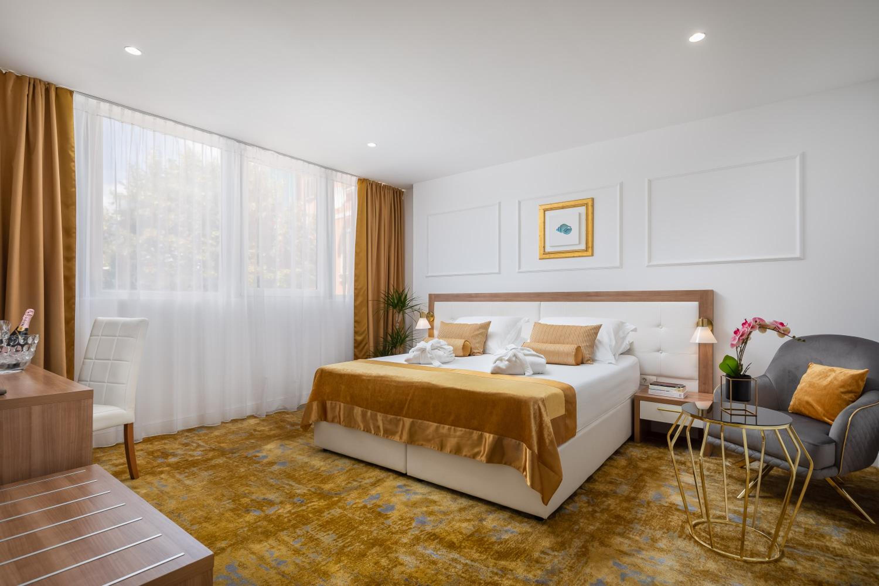 Comfort Double or Twin Room with City View