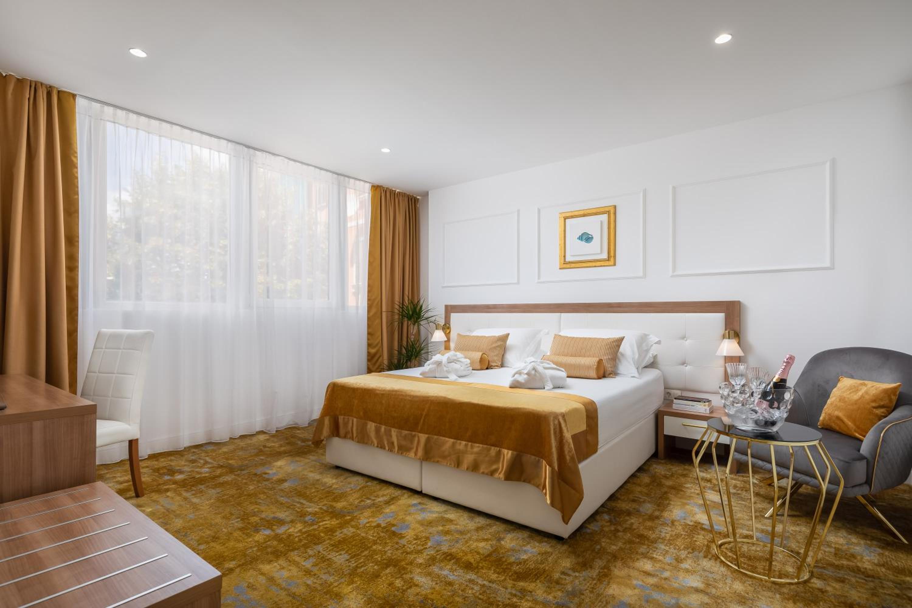 Comfort Double or Twin Room with City View