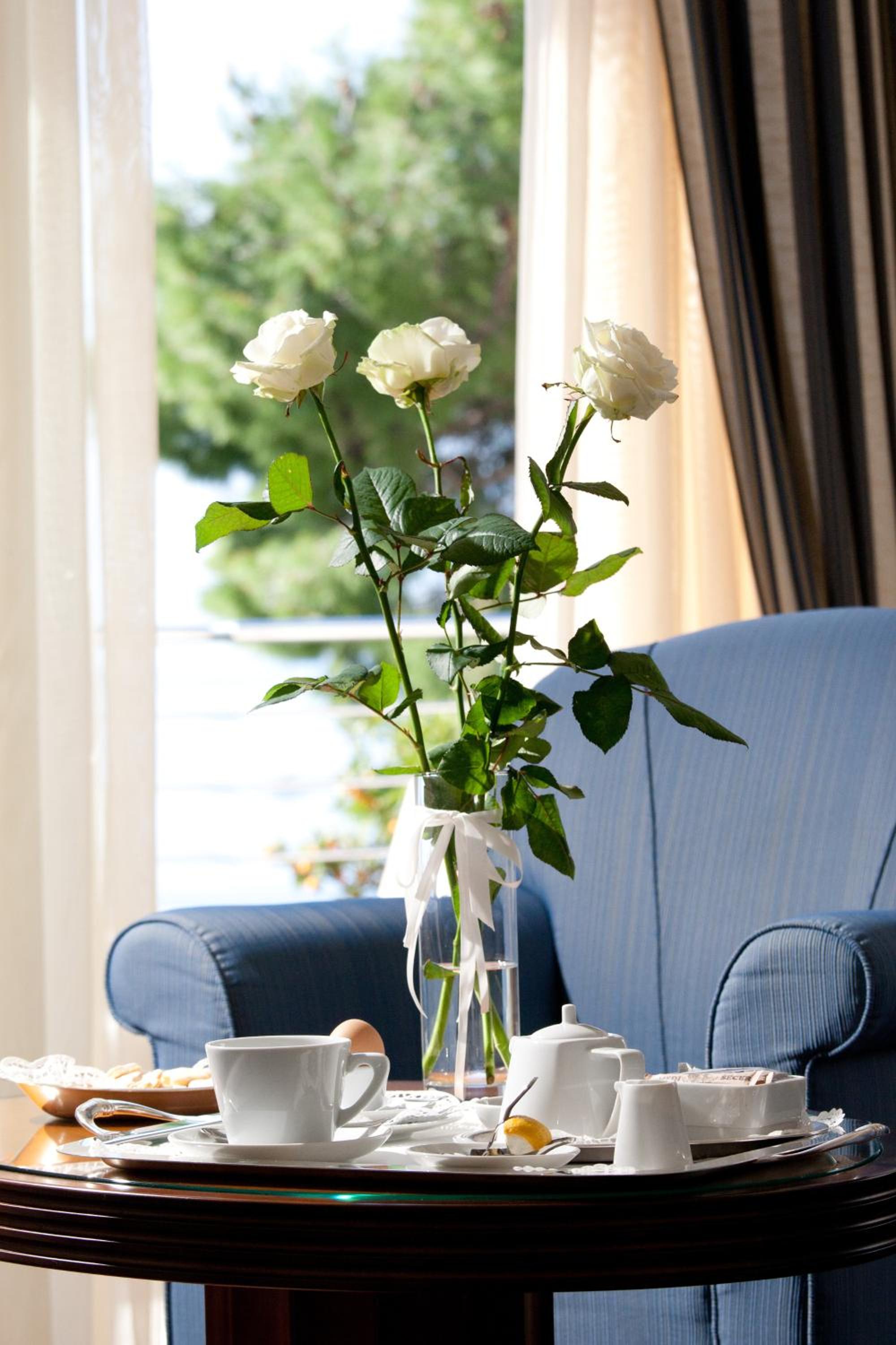 Double or Twin Room with Balcony and Sea View