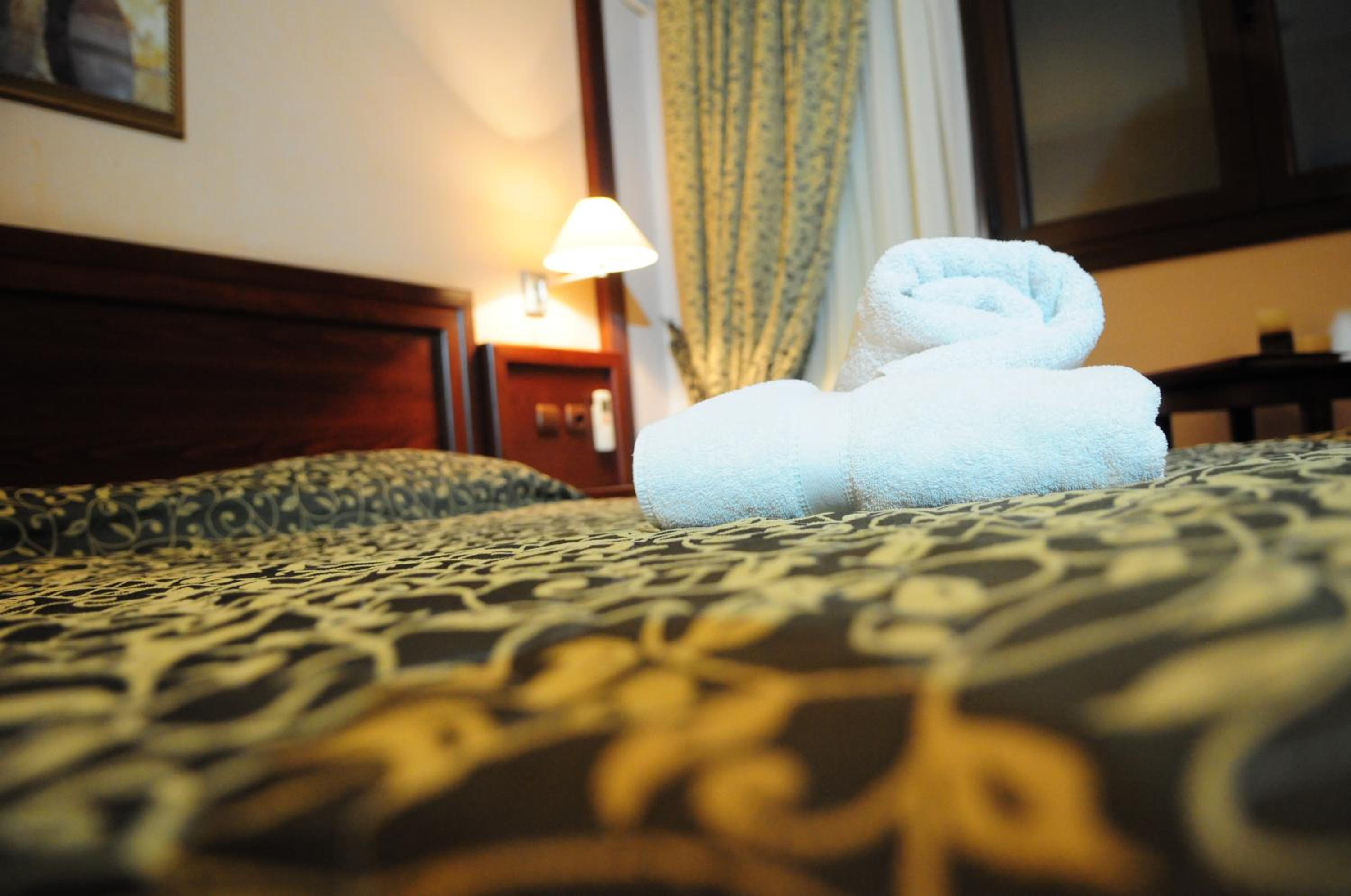 Economy Double Room- Semi basement 