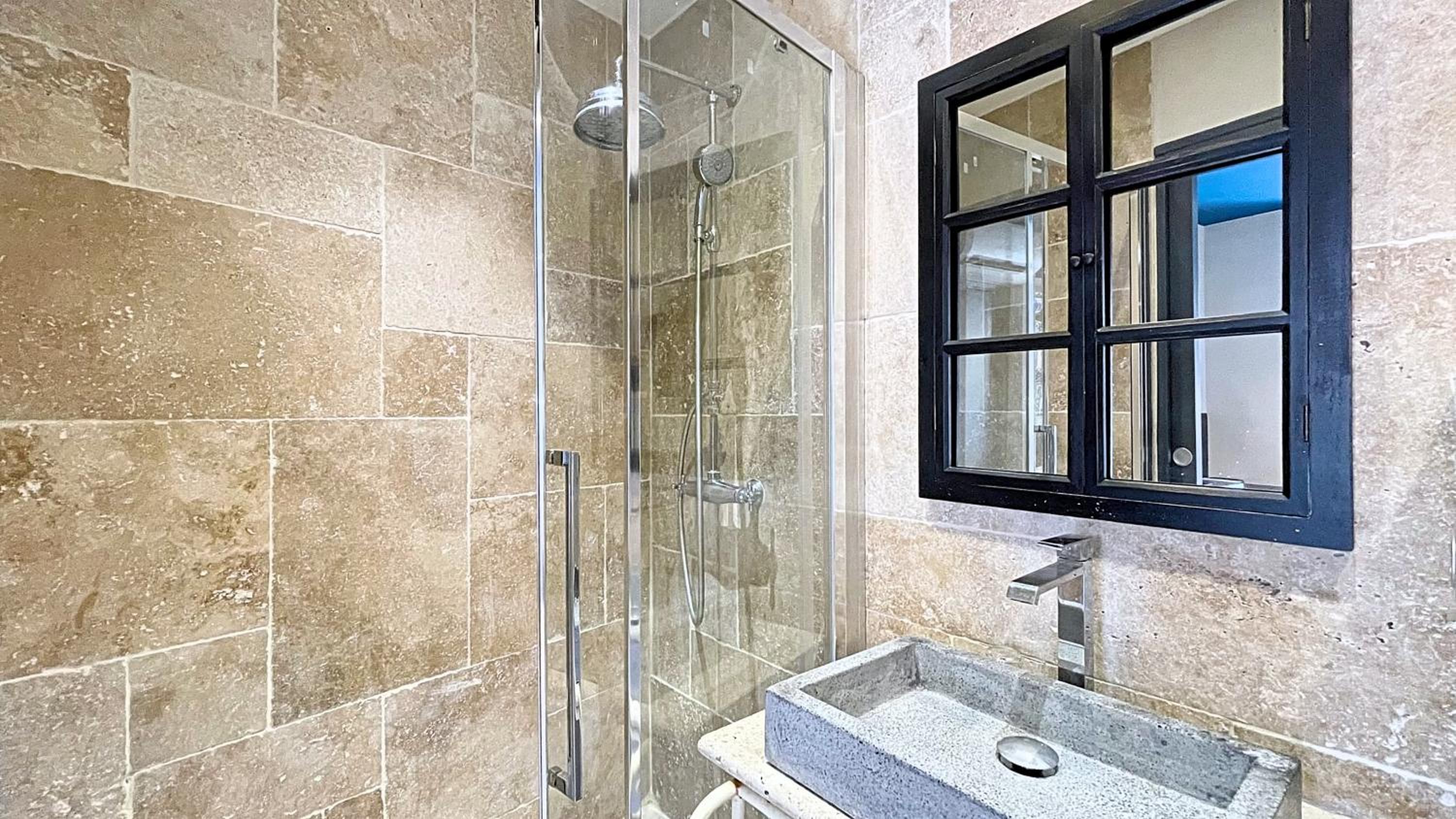 Studio 1-2 Adults (without elevator)