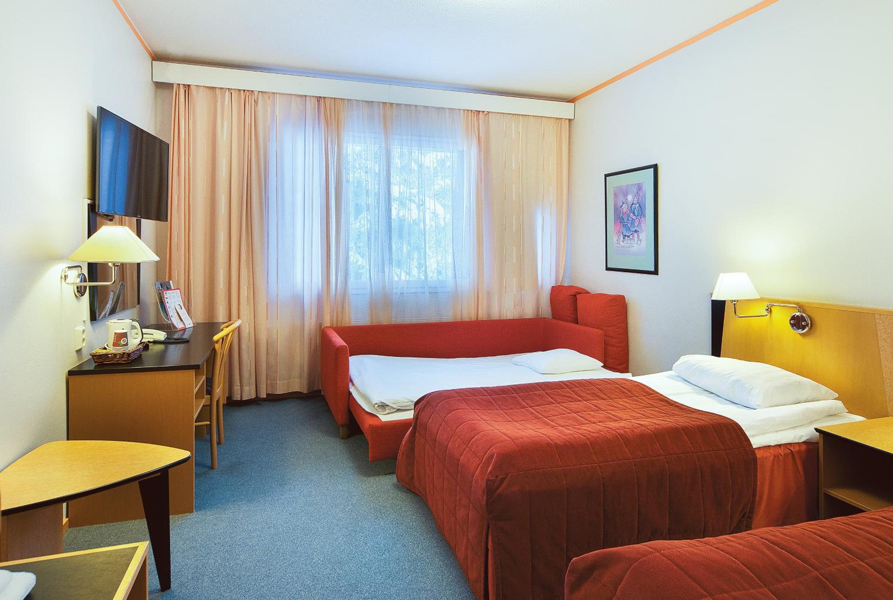 Economy Family Room