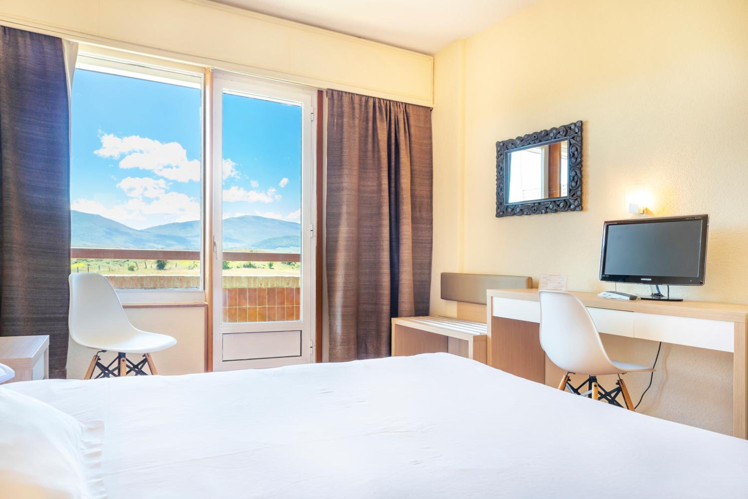 Double or Twin Room with Terrace