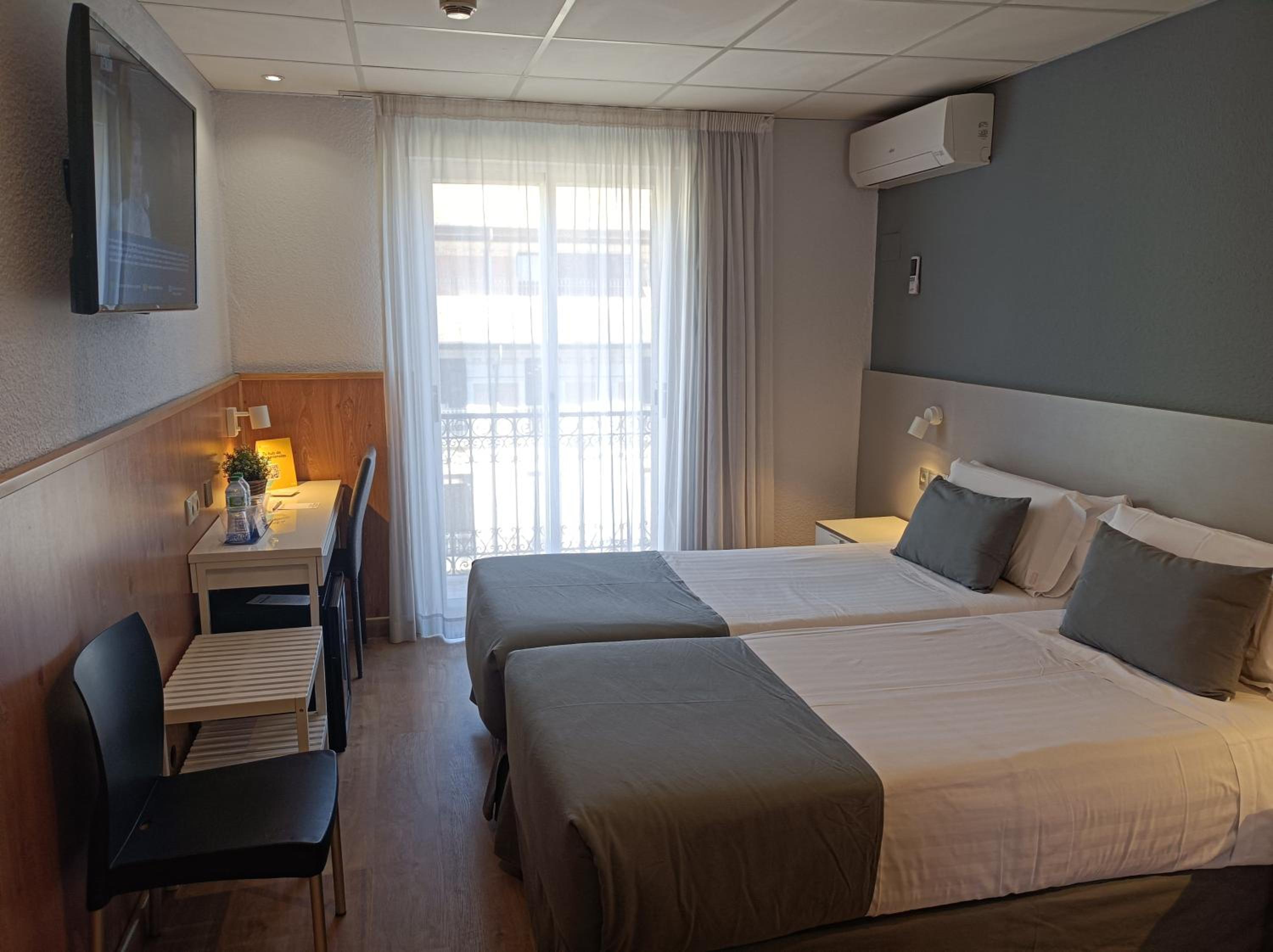 Superior Twin Room With City View