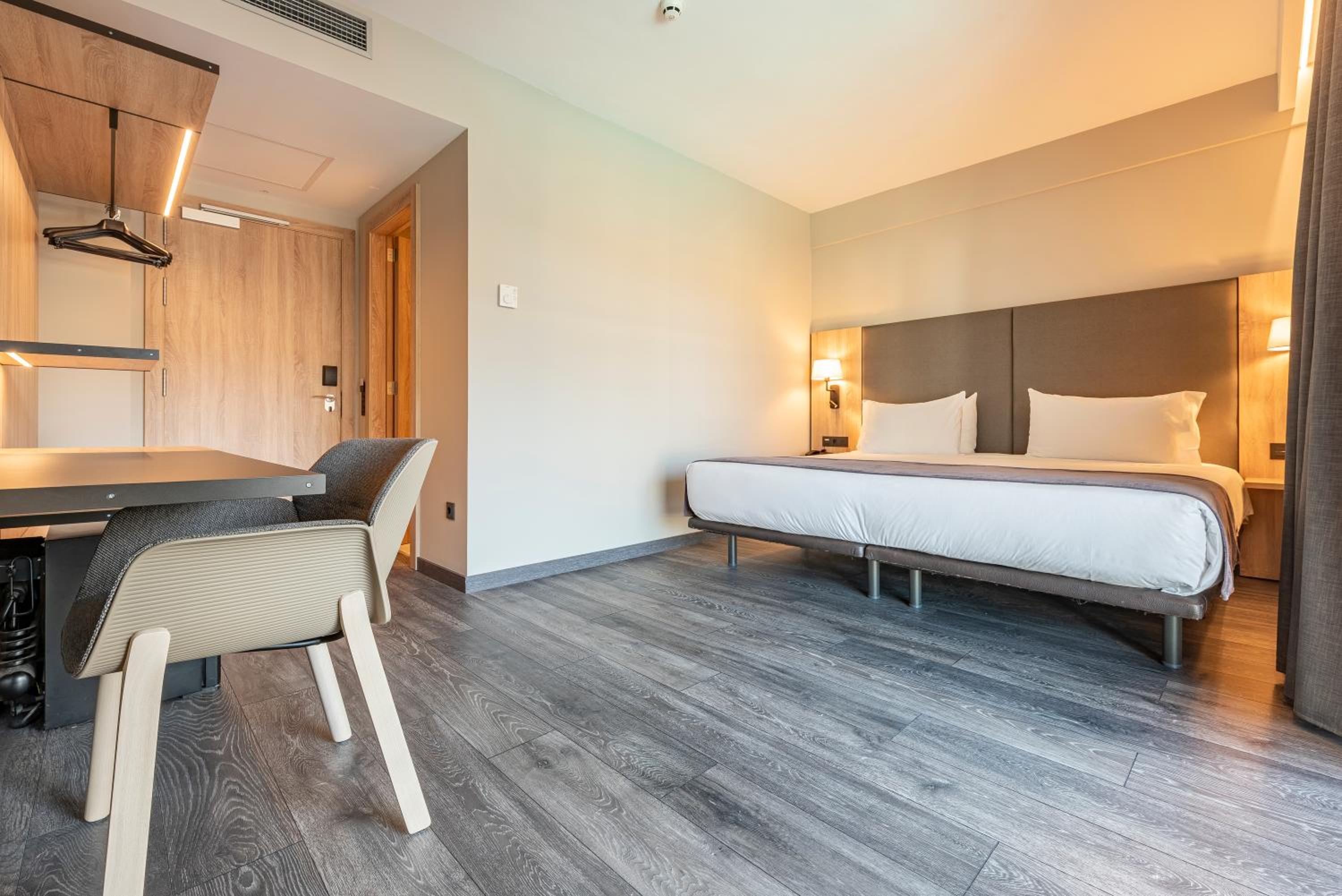 Double Room with Swimming Pool View and Terrace 