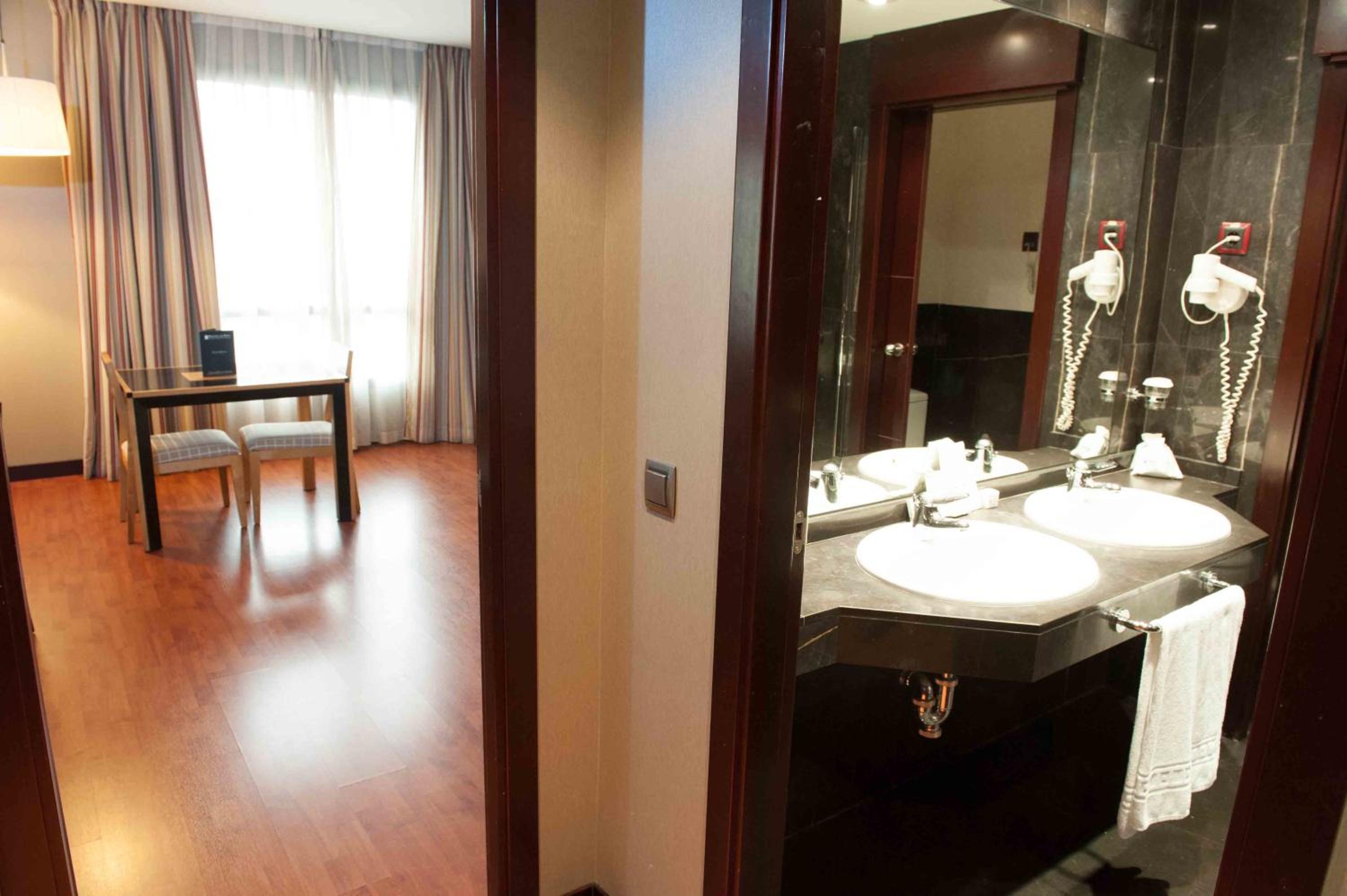 Triple Premium with Lounge