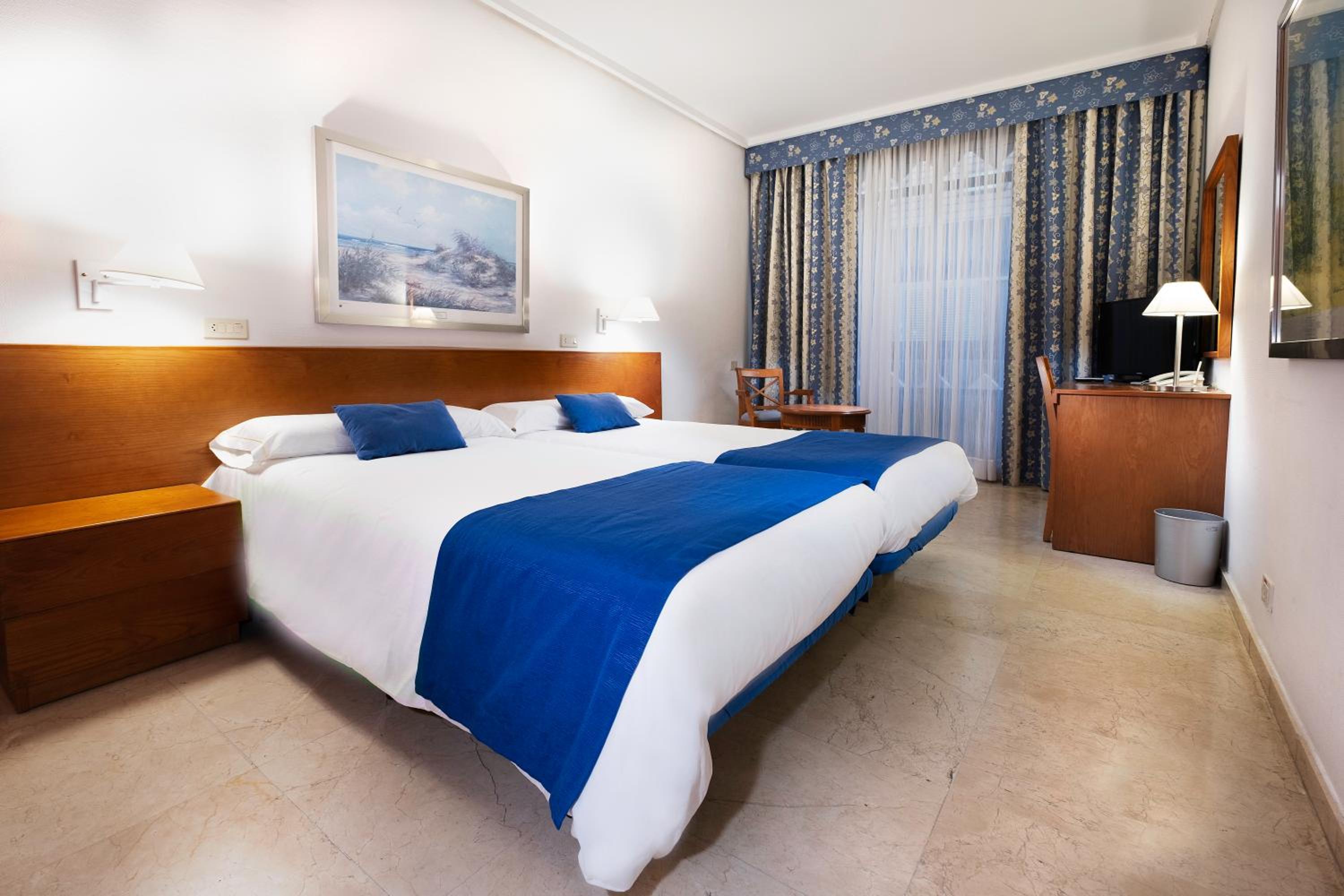 Double Room (2 Adults + 1 Child)