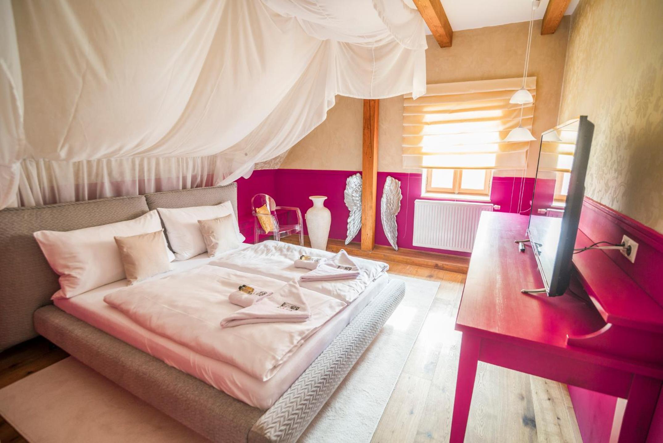 Deluxe Double Room with Castle View