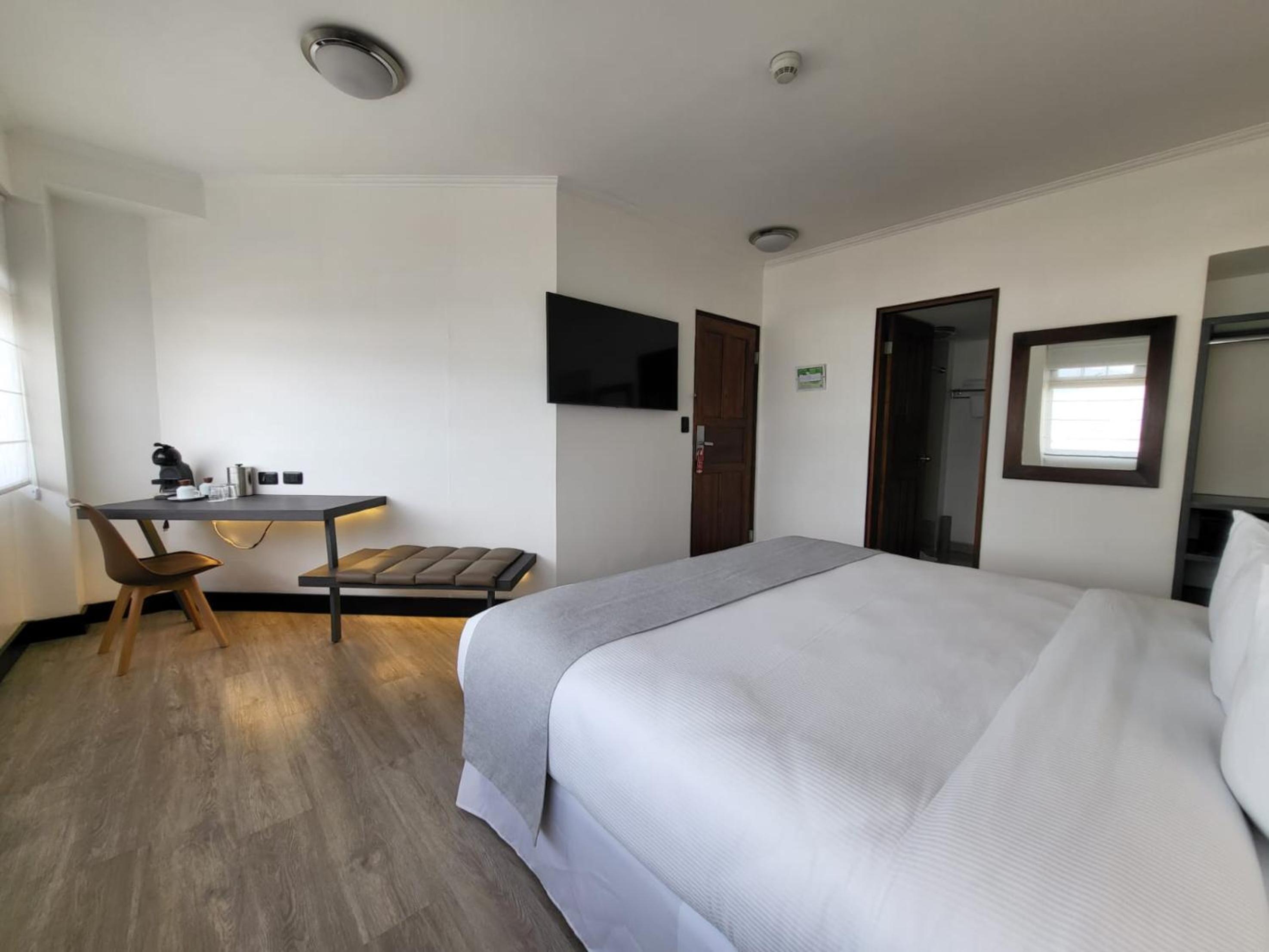 Executives & Travelers 1 king bed