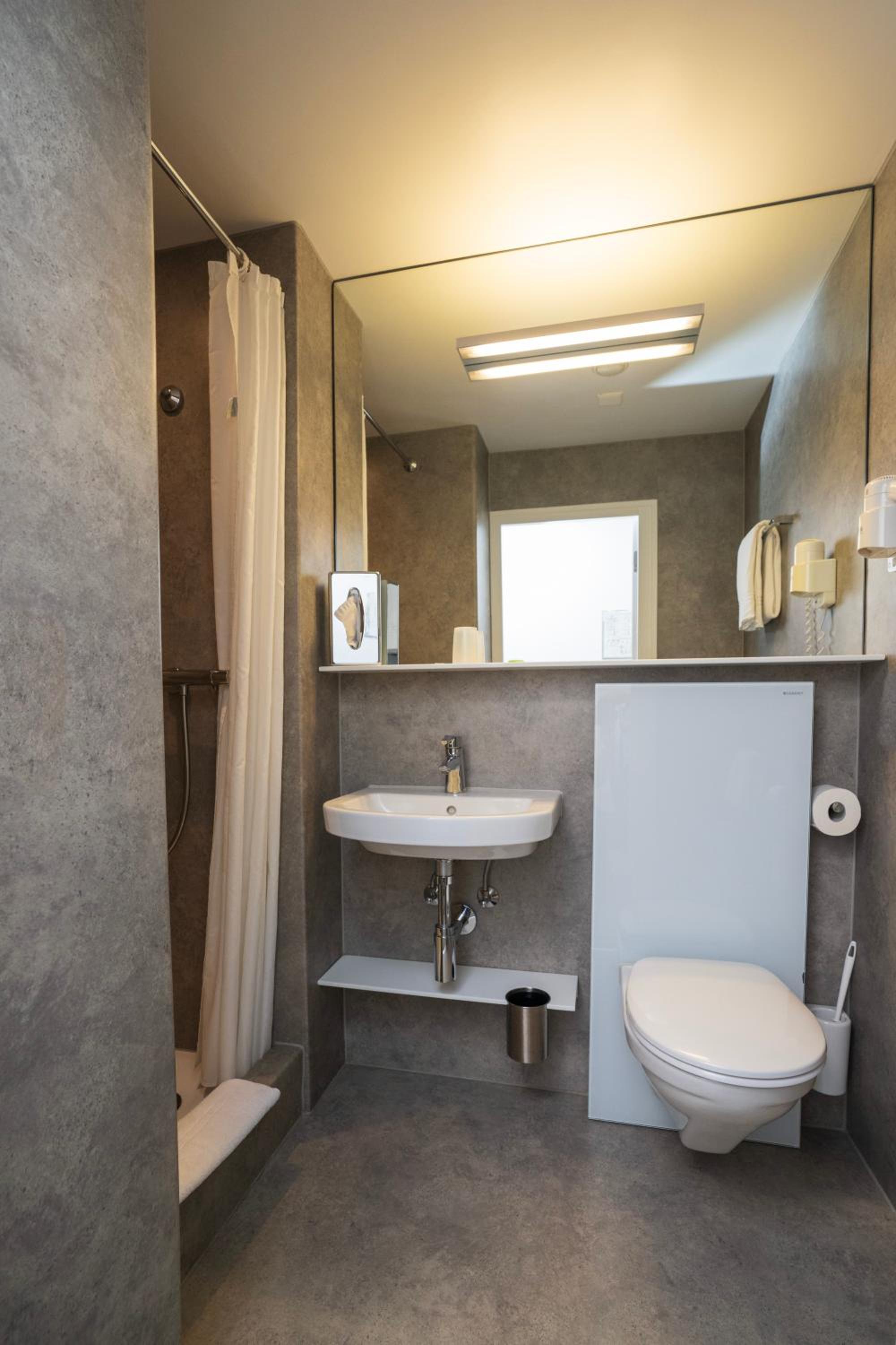 Basic Twin Room
