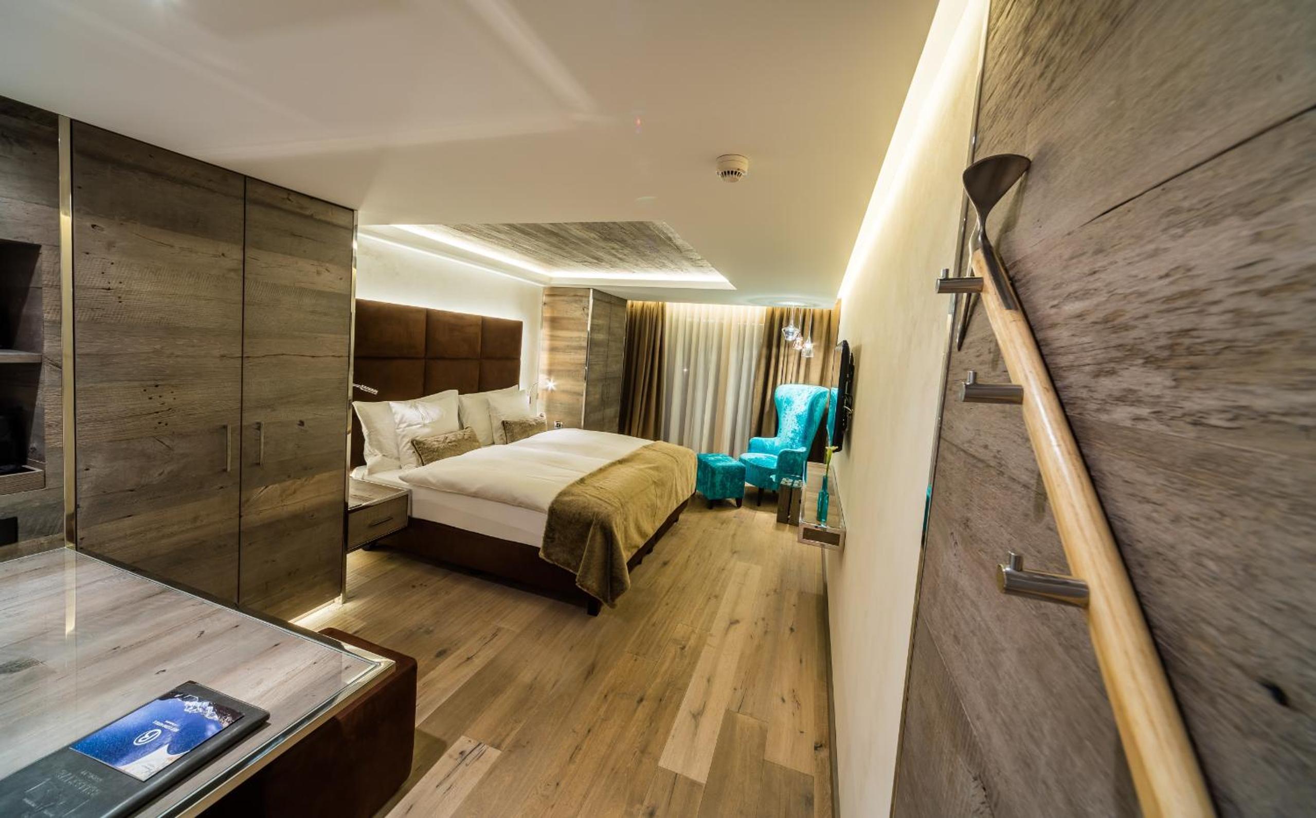 Premium Chic Room