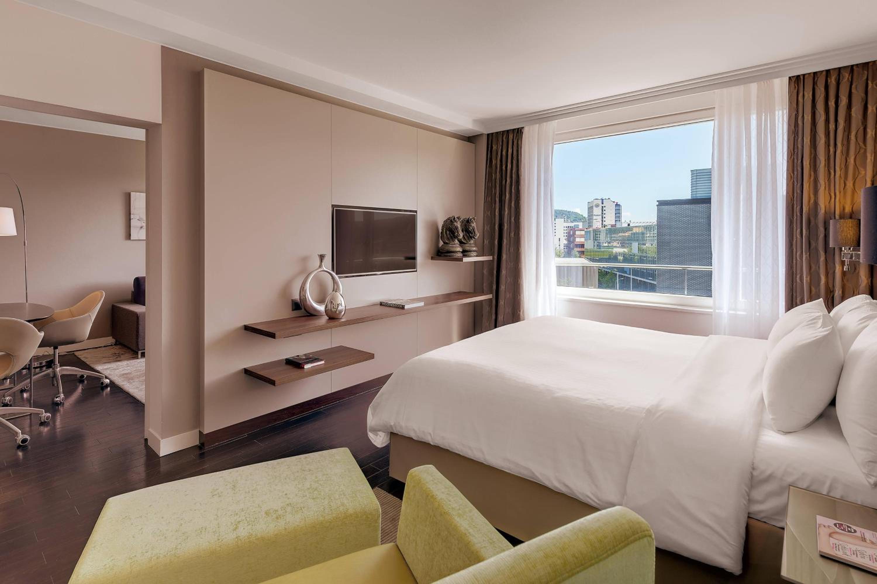 Junior Suite, 1 Bedroom Junior Suite, 1 King, Sofa bed