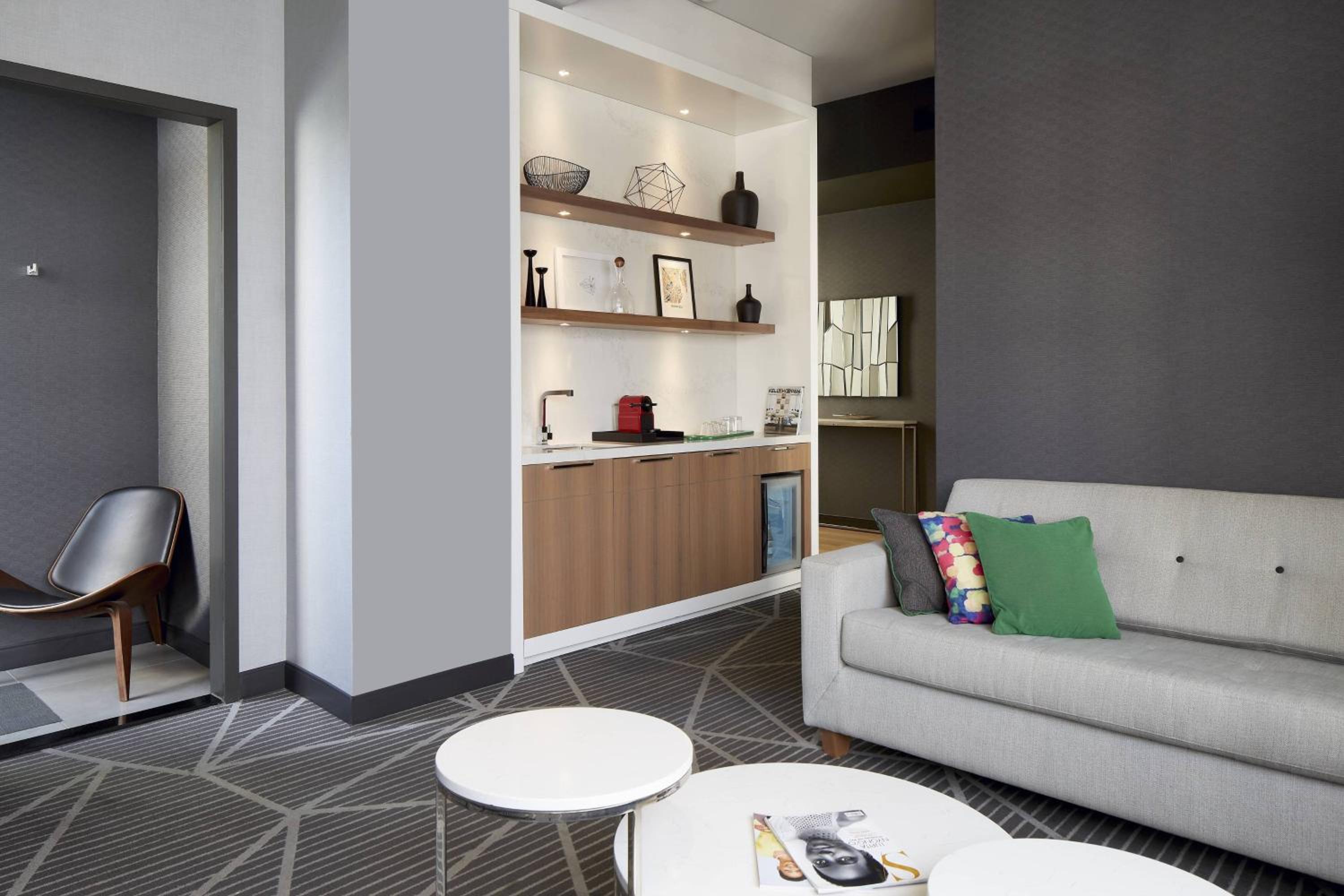 One-Bedroom King Suite with Sofa Bed and Whirlpool - City View