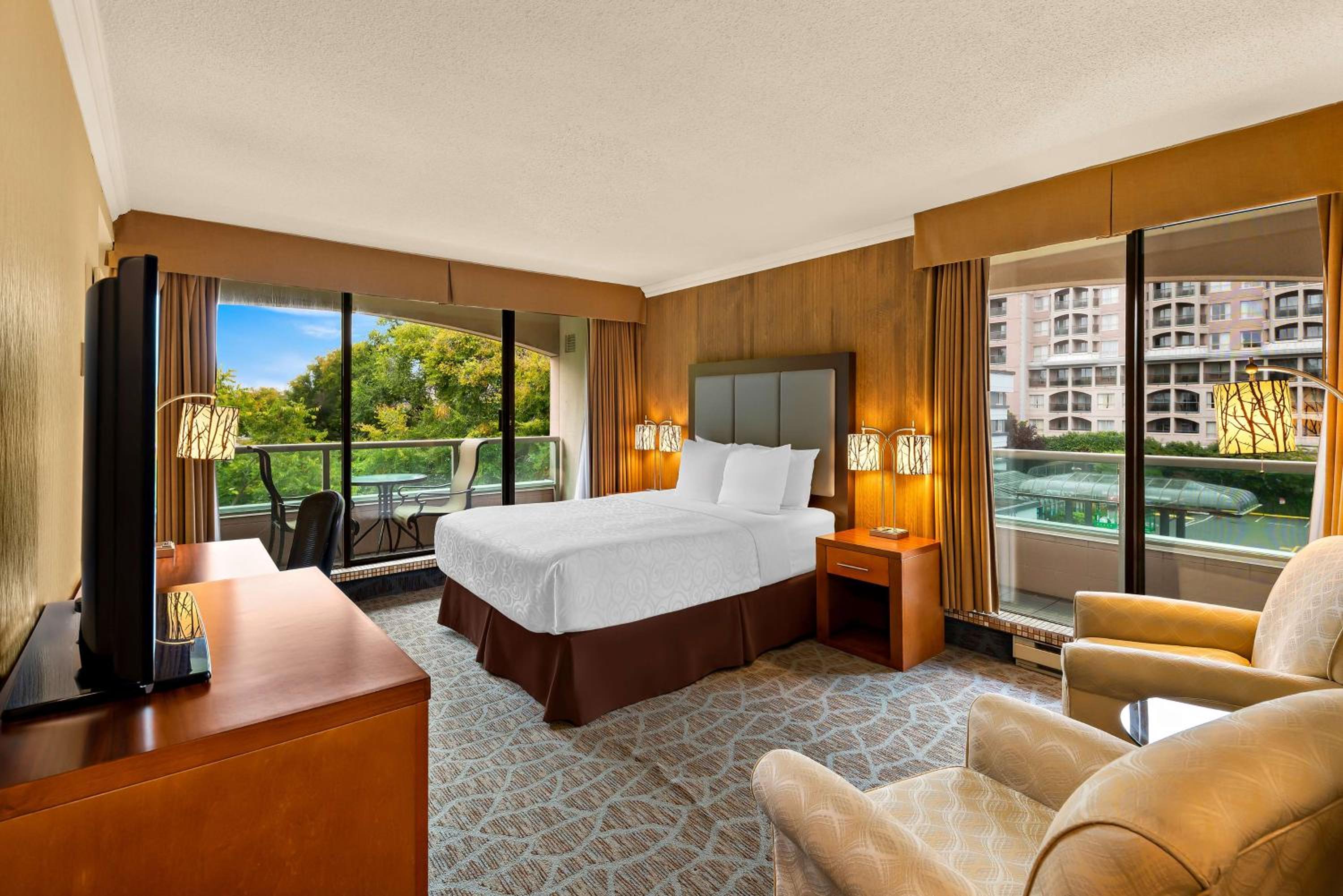 King Room with Ground Floor Patio and Garden View - Non Smoking