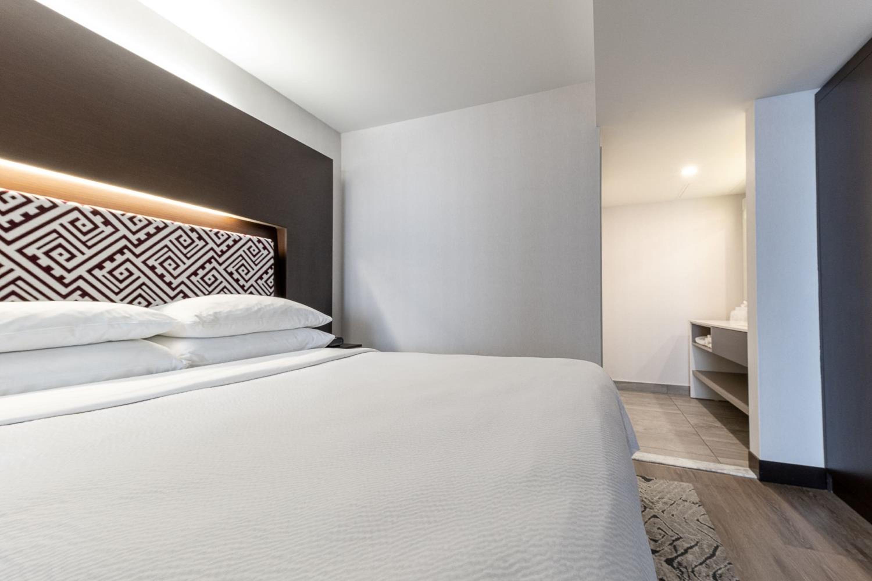 Penthouse, Bedroom 1: King, Bedroom 2: Queen, Sofa bed