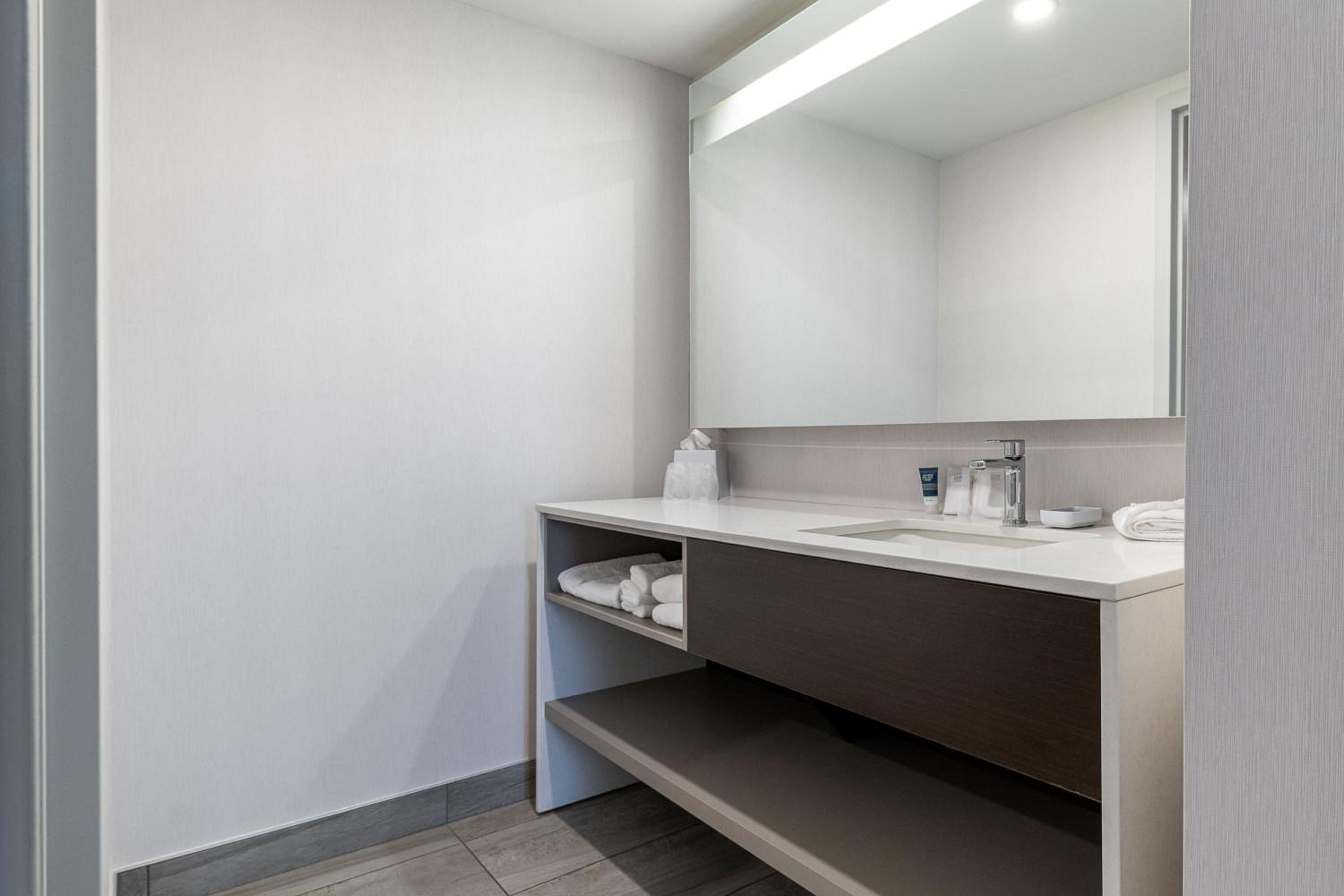 Penthouse, Bedroom 1: King, Bedroom 2: Queen, Sofa bed