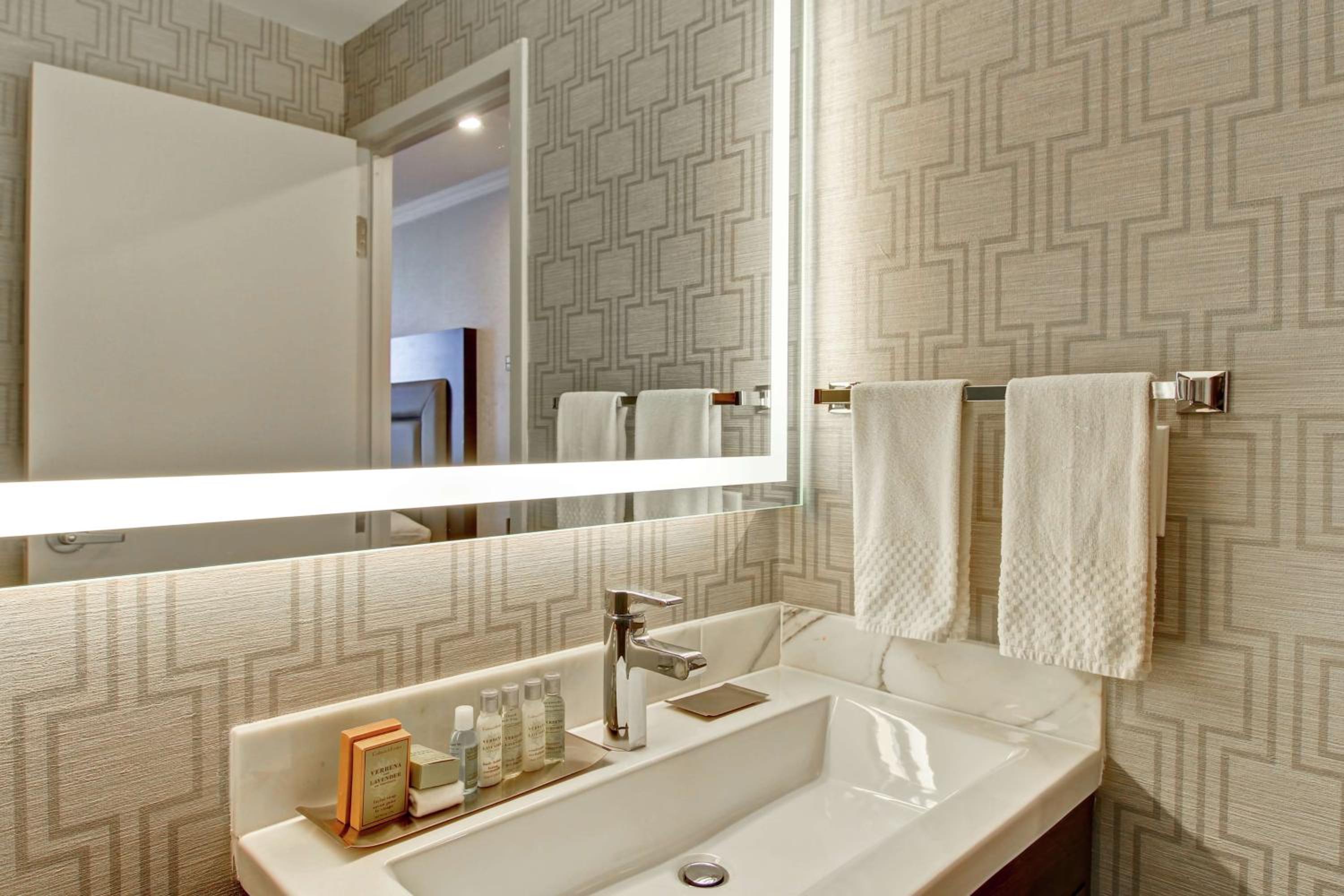 Deluxe King Suite with Sofa Bed