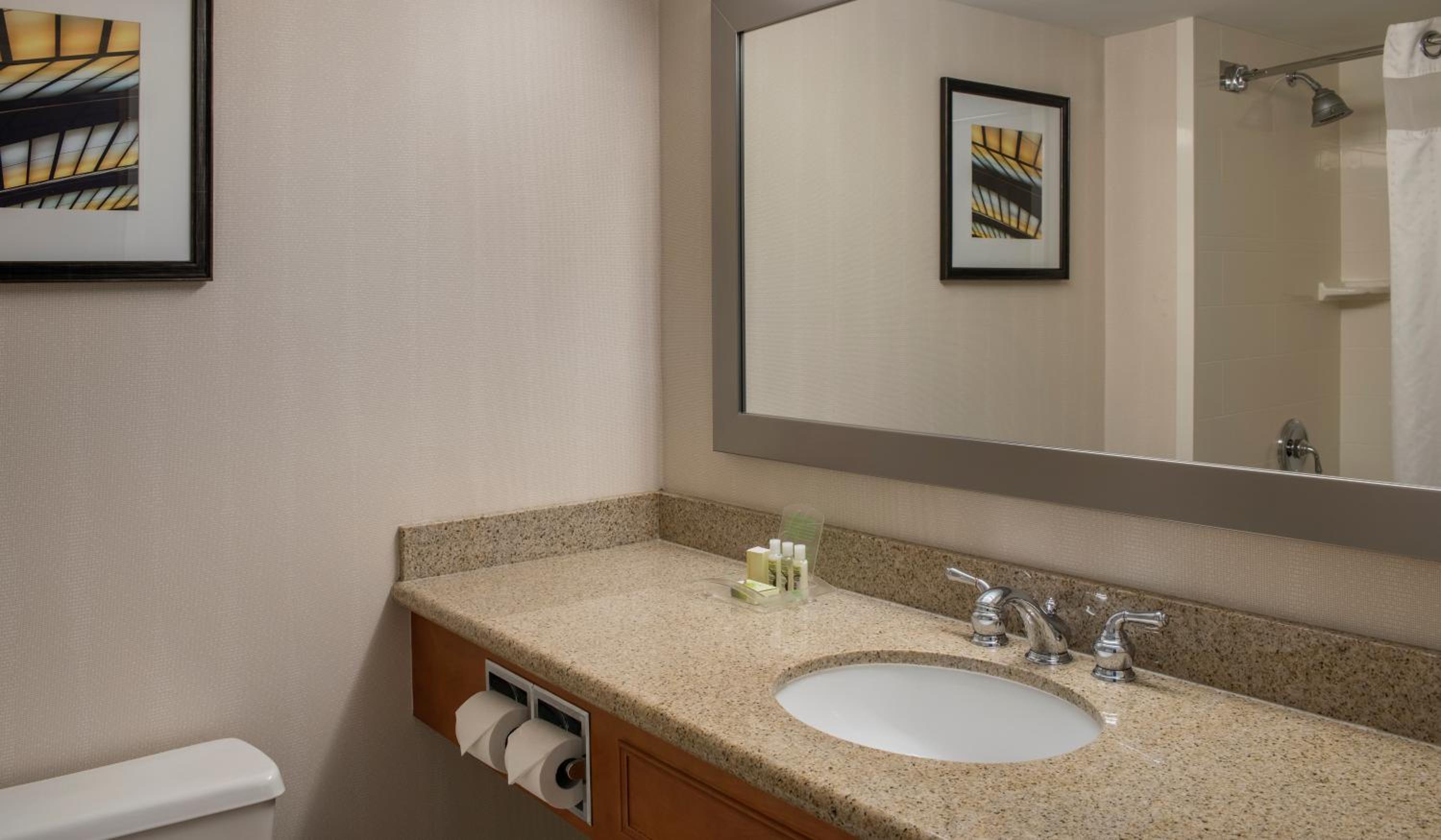 2 Queen Standard City View High Floor
