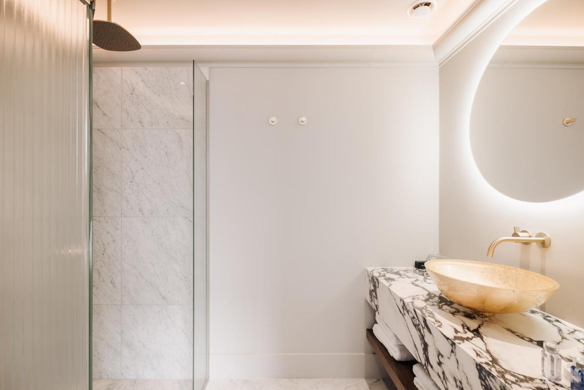 Executive Double Room (Grand Merchant - Canal View)