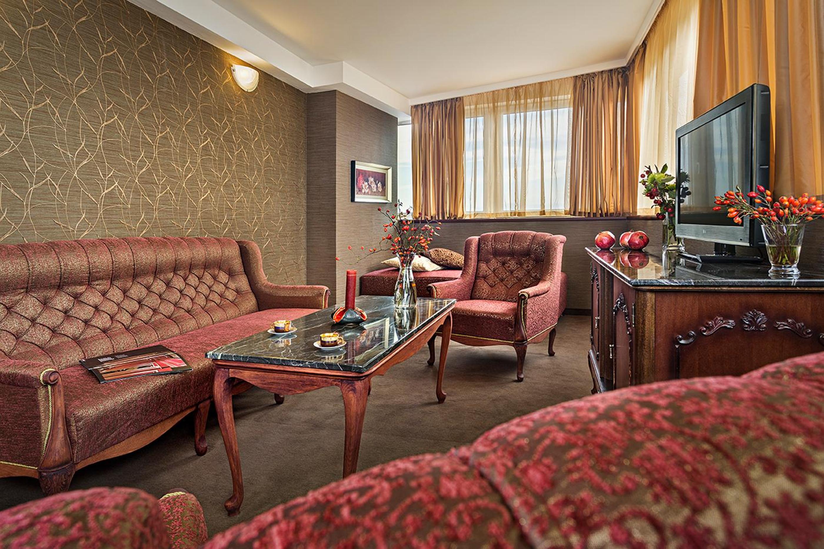 Panorama Suite with King size bed with free tea/coffee making facilities