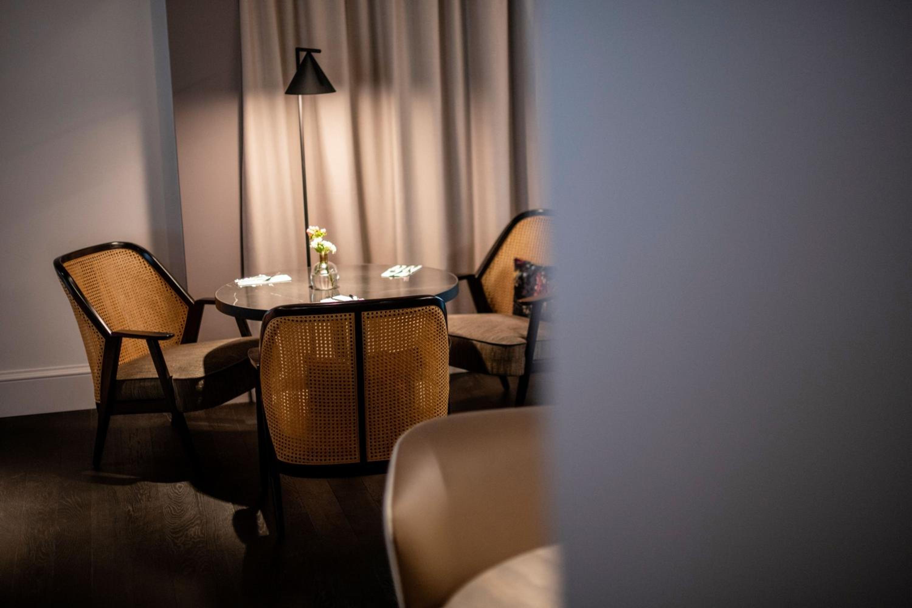 Junior Suite, Club Lounge Access