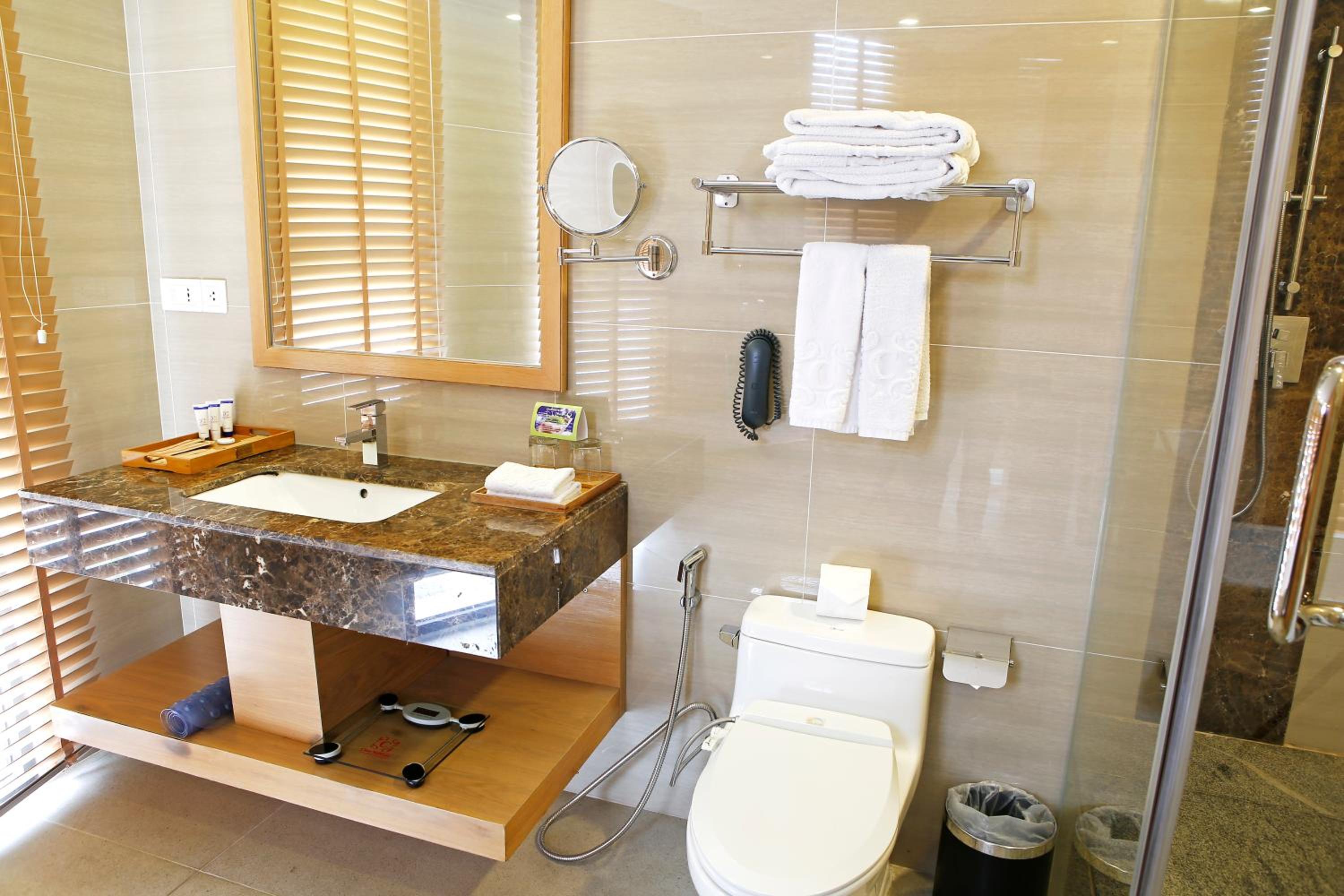 Suite Double with City View