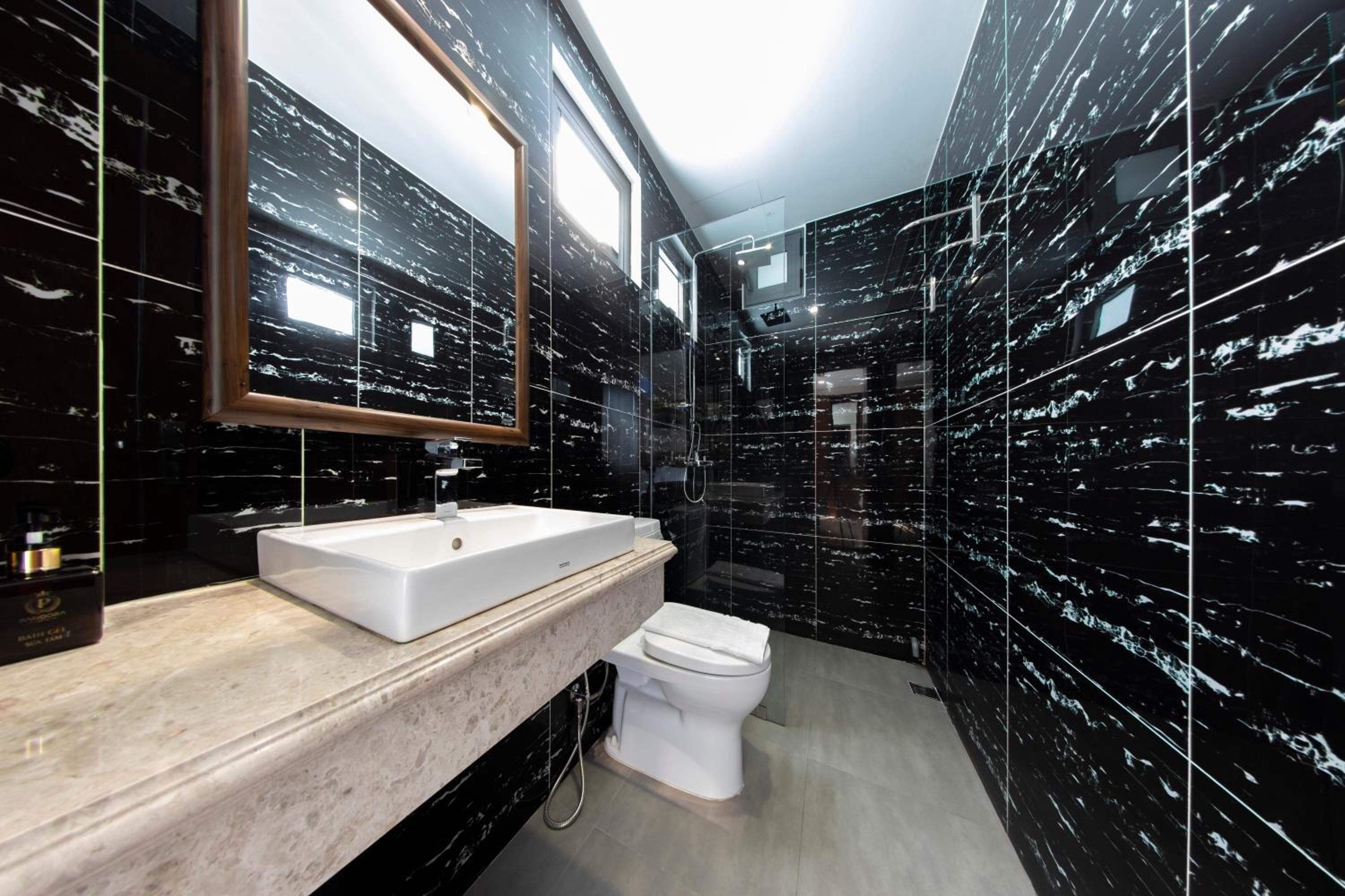 Deluxe Double Room with Partial Sea View