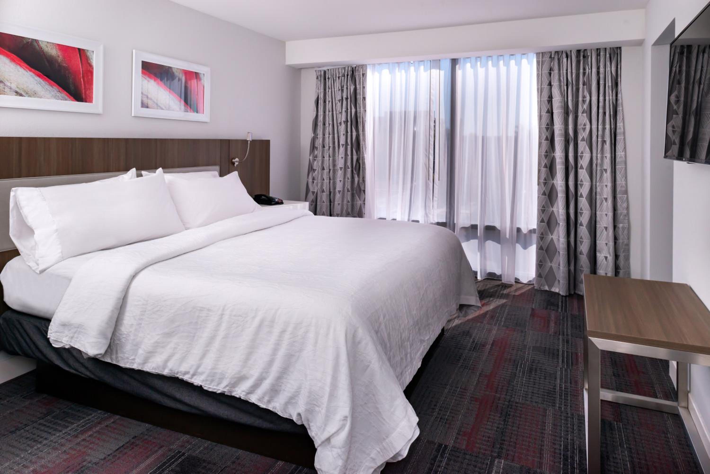 One-Bedroom King Suite