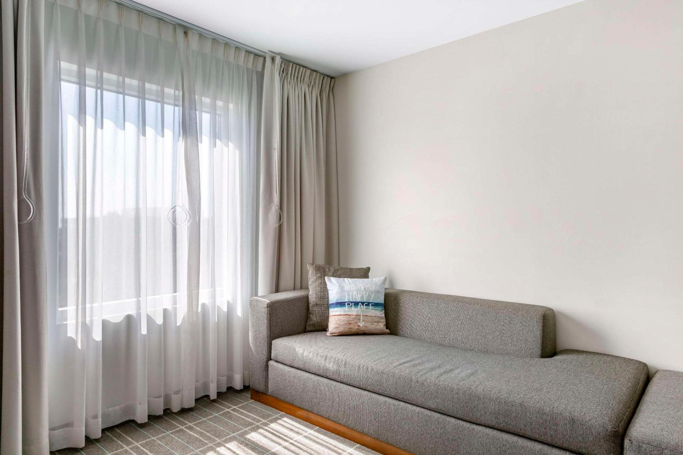 Accessible Suite, 1 King Bed, Roll-In Shower, Non Smoking